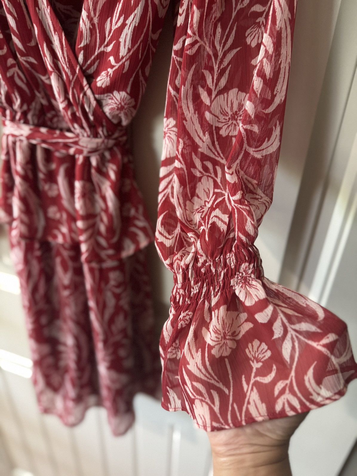 Lauren Conrad LAUREN CONRAD Red/Cream Floral Wrap Dress, Belted Size S / US 4 / IT 40 - 14 Thumbnail