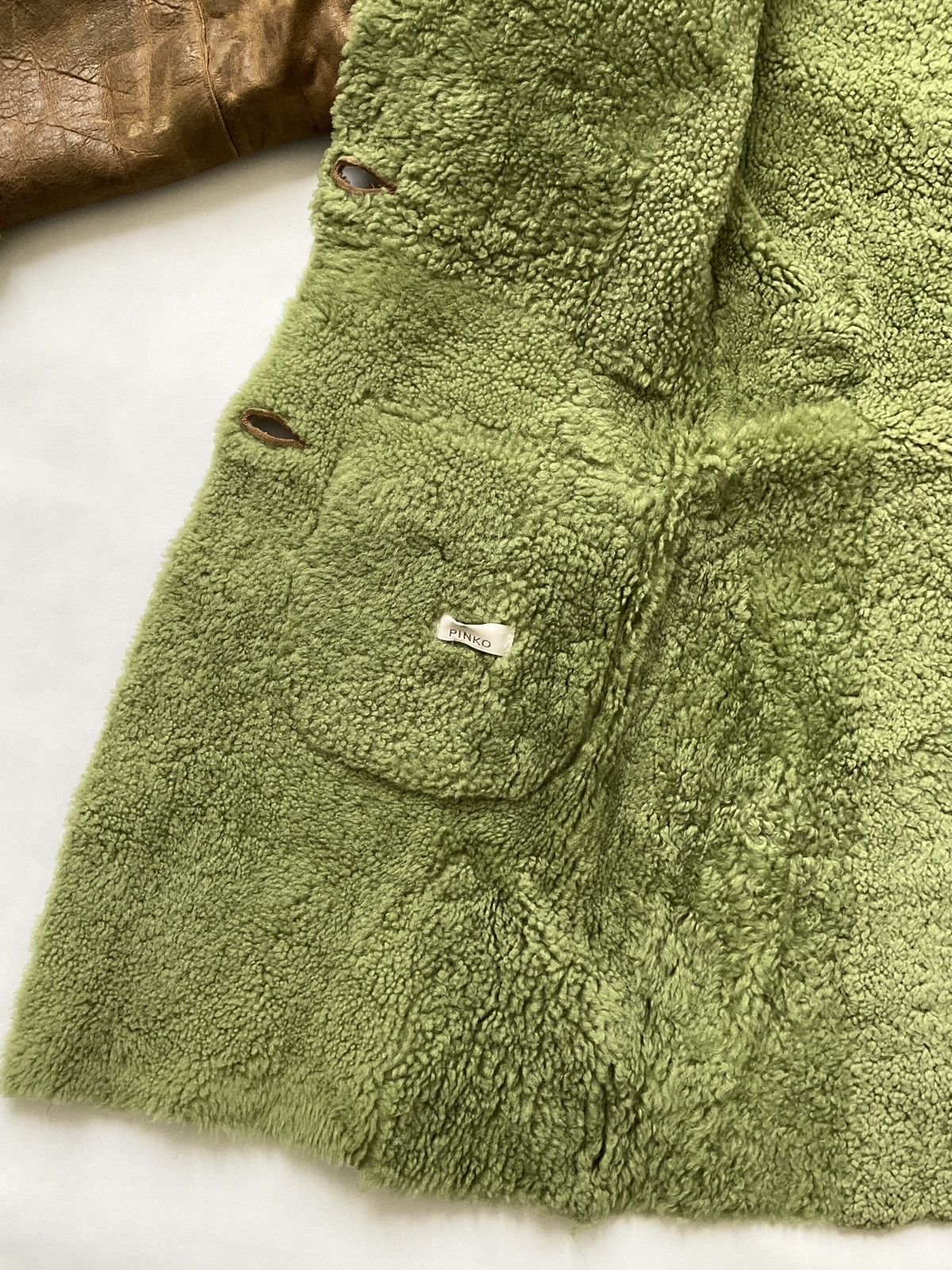 Vintage Vintage leather coat with green fur lining Size S / US 4 / IT 40 - 9 Thumbnail