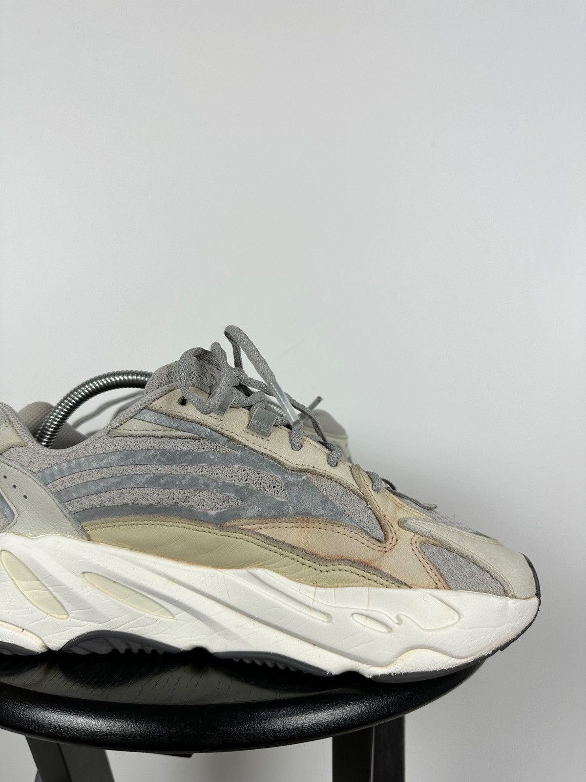 Adidas Adidas Yeezy Boost 700 V2 Cream Sneakers Size US 9.5 / EU 42-43 - 20 Thumbnail