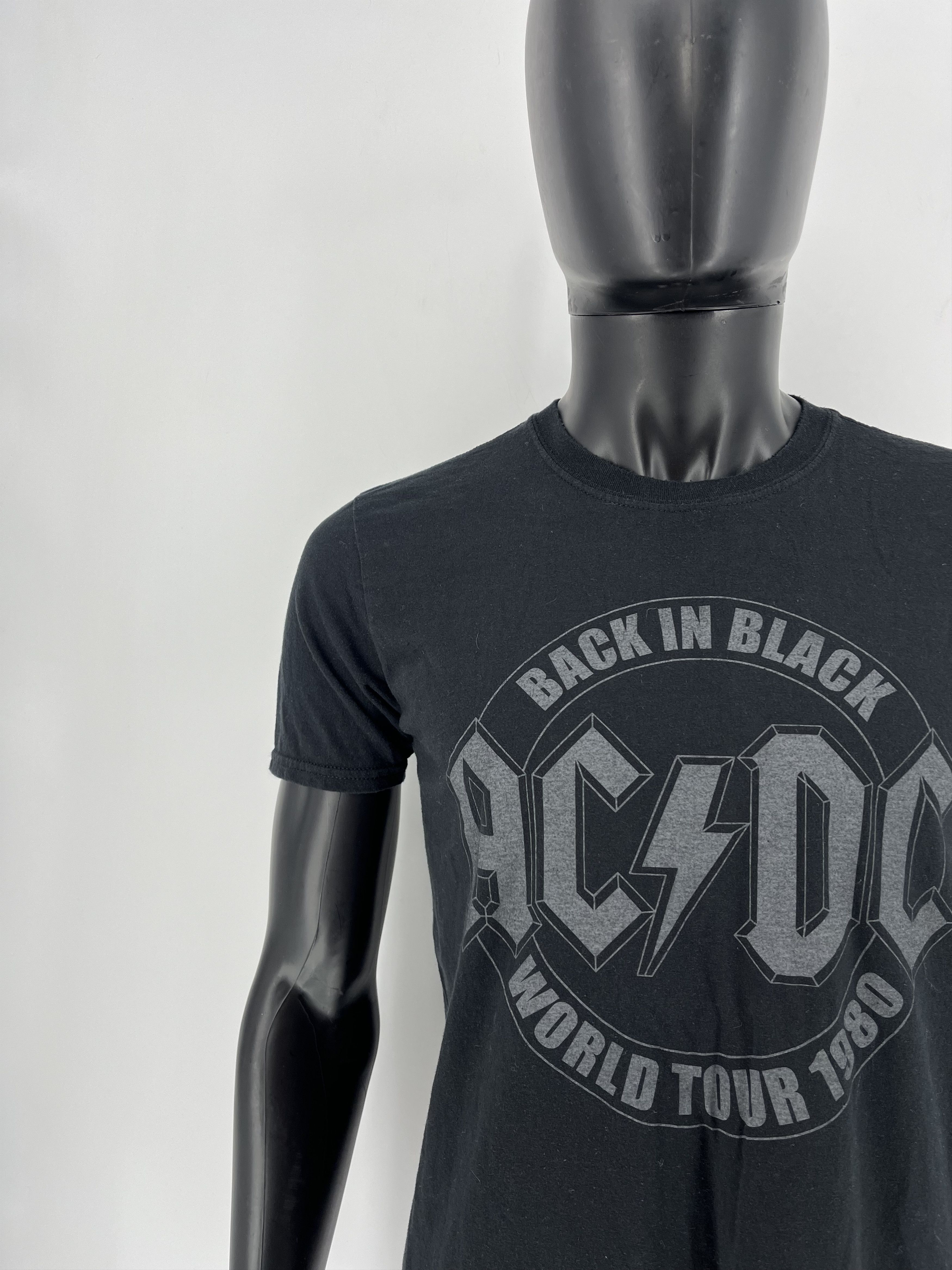 Band Tees Vintage Y2K ACDC "Back in Black" T-Shirt Rock Band Size M Size US M / EU 48-50 / 2 - 6 Thumbnail