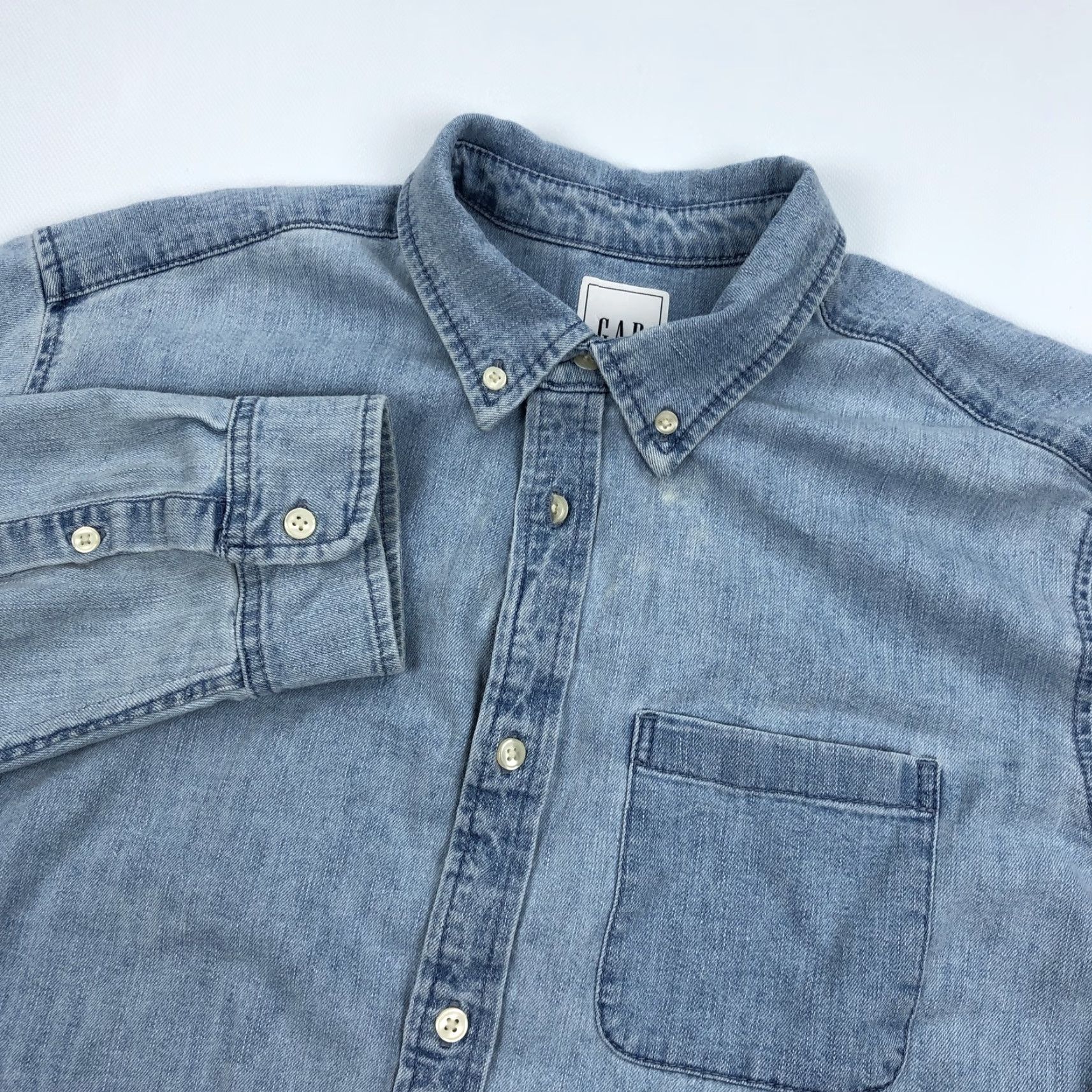 Gap GAP Men's Light Indigo Denim Button-Down Shirt Long Sleeve Casual Size L Model FA21 LS 1 PKT Size US L / EU 52-54 / 3 - 2 Thumbnail