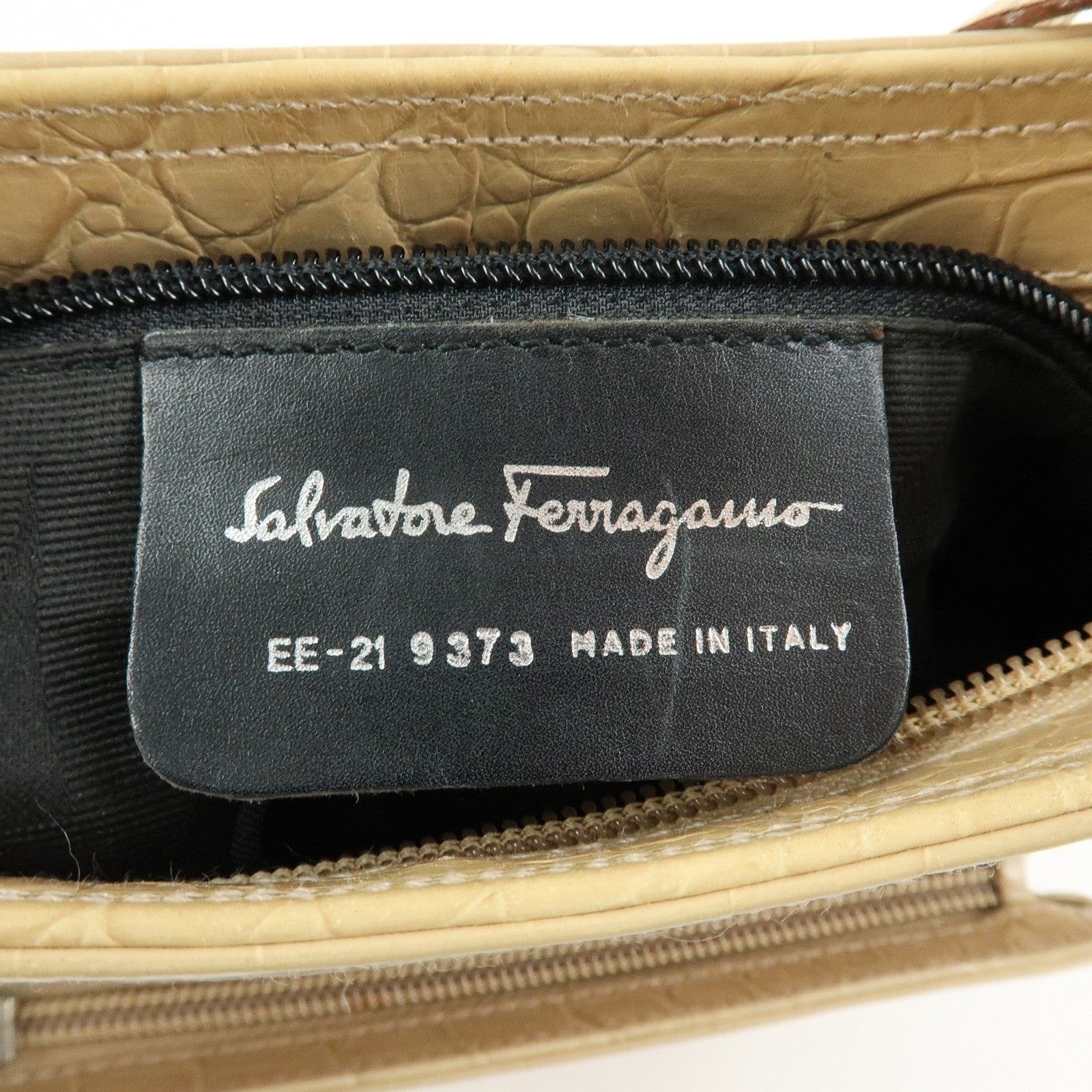 Salvatore Ferragamo Ferragamo Gancini Embossed Calfskin Shoulder Bag Beige Size ONE SIZE - 8 Thumbnail