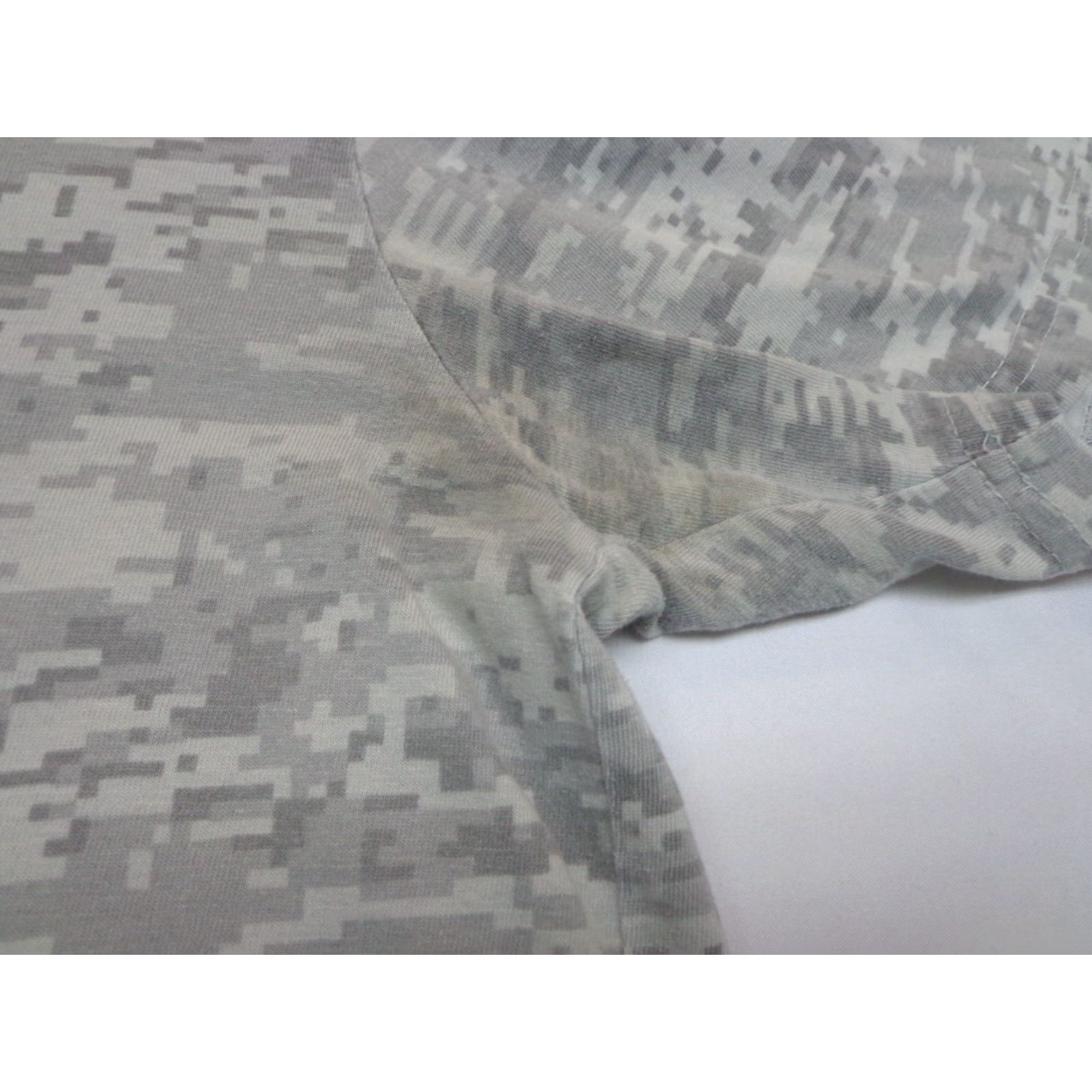 Vintage SOG T-Shirt Gray Digital Camouflage Short Sleeve Crew Neck Size L Adult Unisex Shirts Mens Womens Size US L / EU 52-54 / 3 - 3 Thumbnail