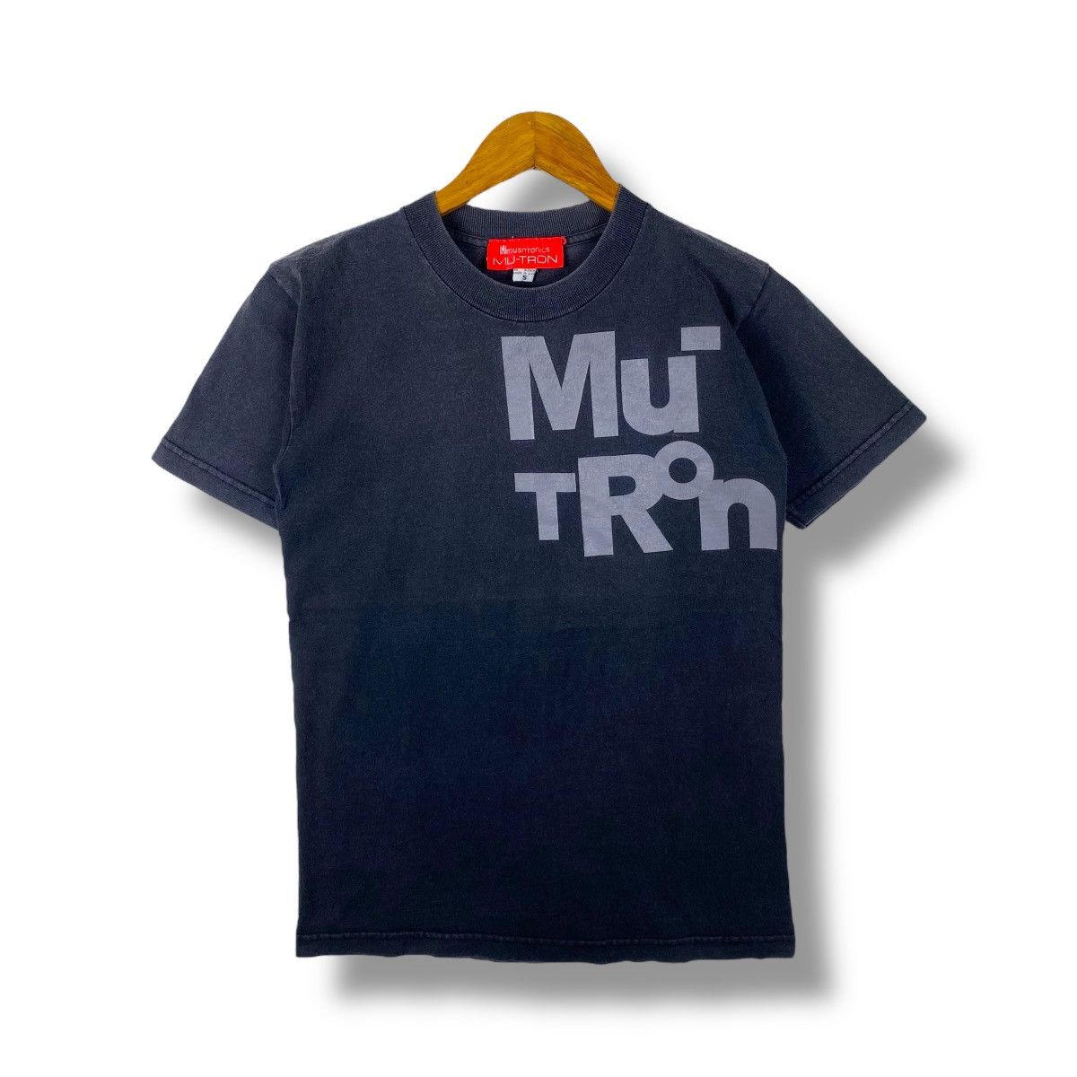 Vintage Vintage 00's MUSITRONICS MU-TRON Graphic Faded Tee Shirt Size US S / EU 44-46 / 1 - 1 Thumbnail