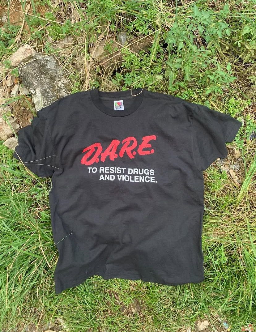 Vintage Vintage 90s D.A.R.E. “To Resist Drugs And Violence” dare Size US XL / EU 56 / 4 - 1 Thumbnail