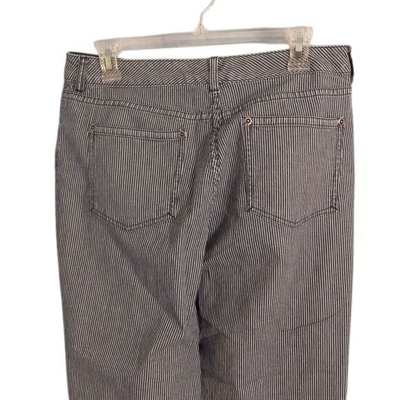 Chicos Chicos Size 1 Medium Capri Jeans Denim Blue White Striped Li Size 32" / US 10 / IT 46 - 9 Thumbnail