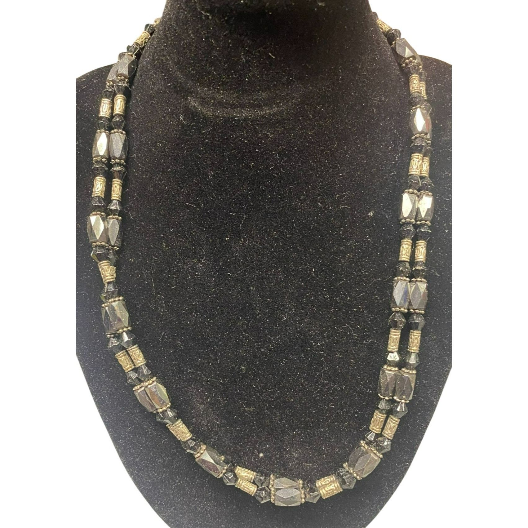 Other Vintage Black Hematite & Silver Beaded Magnetic Necklace Or Size ONE SIZE - 1 Thumbnail