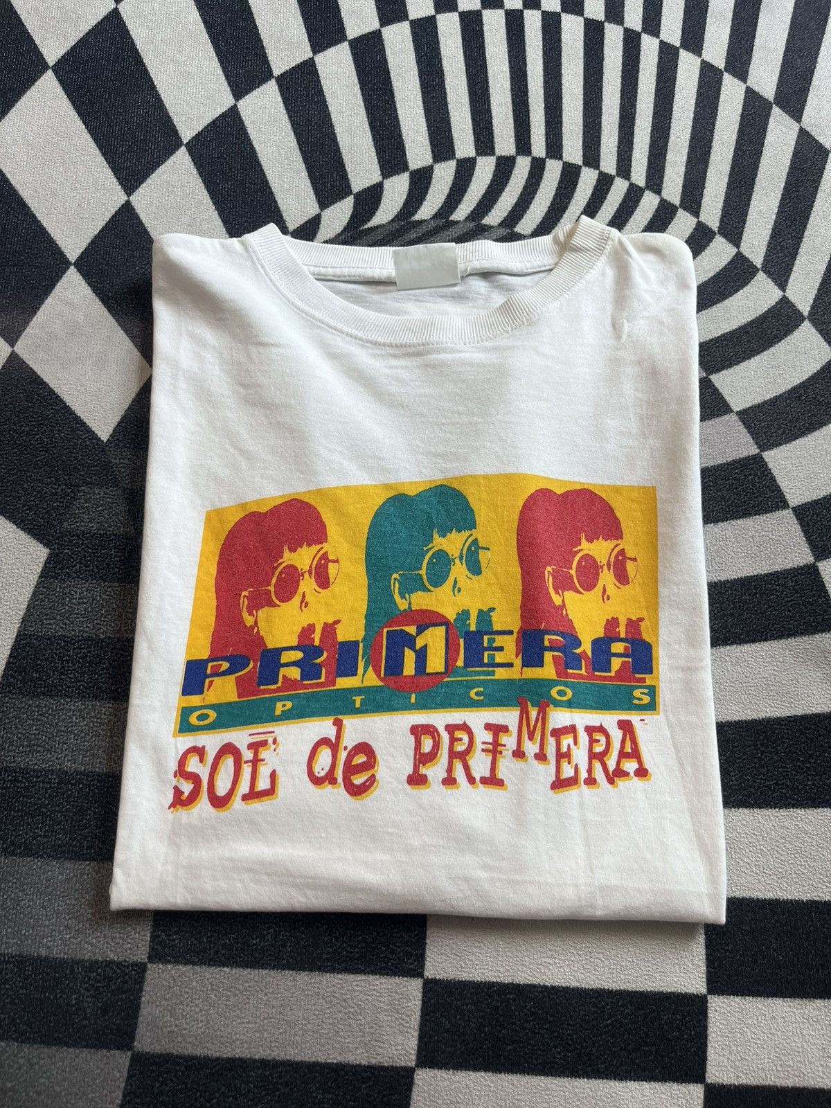 Arts & Science Vintage PRIMERA Opticos SOL de Primera 90’s pop art Tshirt Size US XL / EU 56 / 4 - 1 Thumbnail