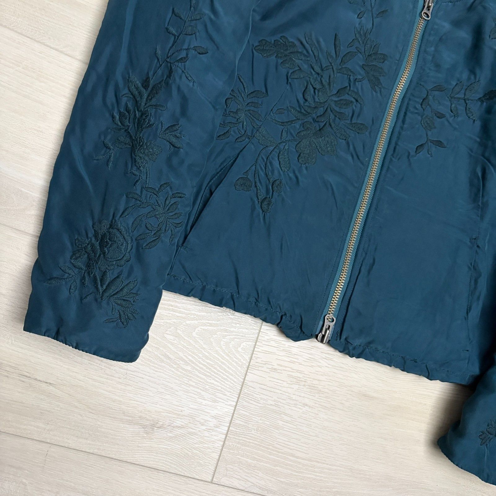 Free People FREE PEOPLE 100% SILK Cropped Velvet Lined Bomber Jacket XS Size XS / US 0-2 / IT 36-38 - 4 Thumbnail