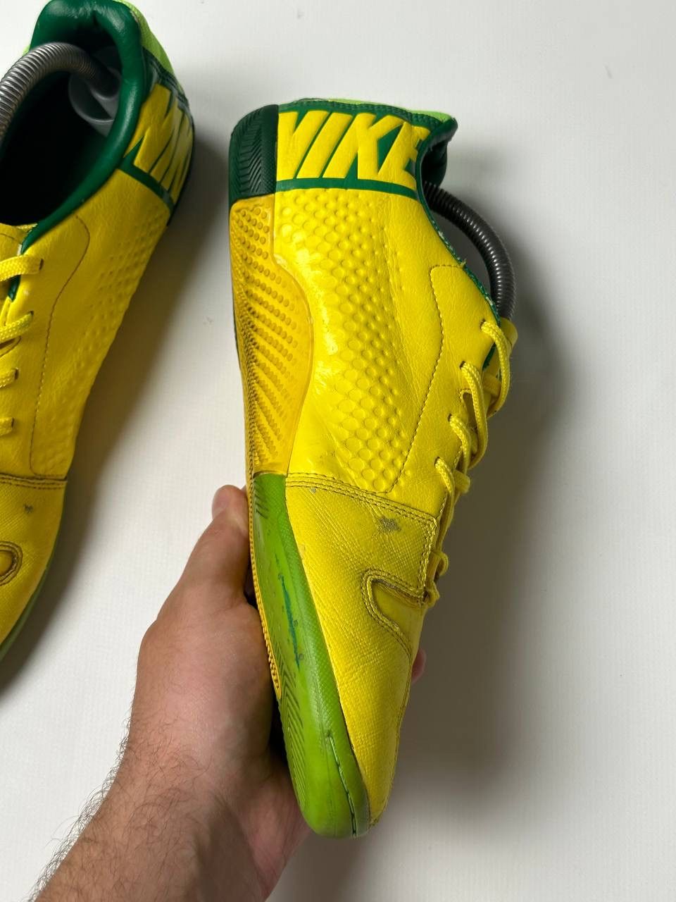 Nike Vintage Brazil Nike Elastico Pro Mens low top sneakers Y2K Size US 9 / EU 42 - 9 Thumbnail