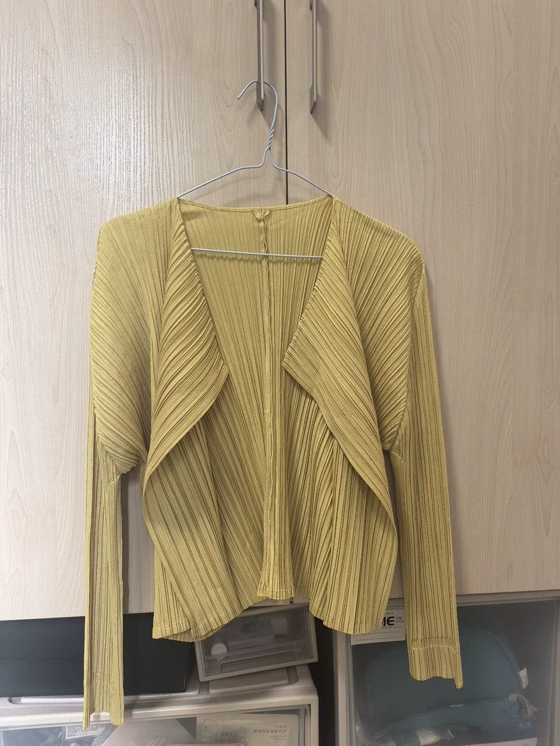 Issey Miyake Issey Miyake size:3 Yellow pleated cardigan coat Size XS / US 0-2 / IT 36-38 - 1 Thumbnail