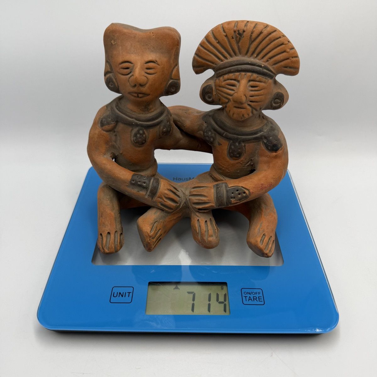 Vintage Vintage Mexican Terracotta Embracing Couple Figurine Size ONE SIZE - 3 Thumbnail