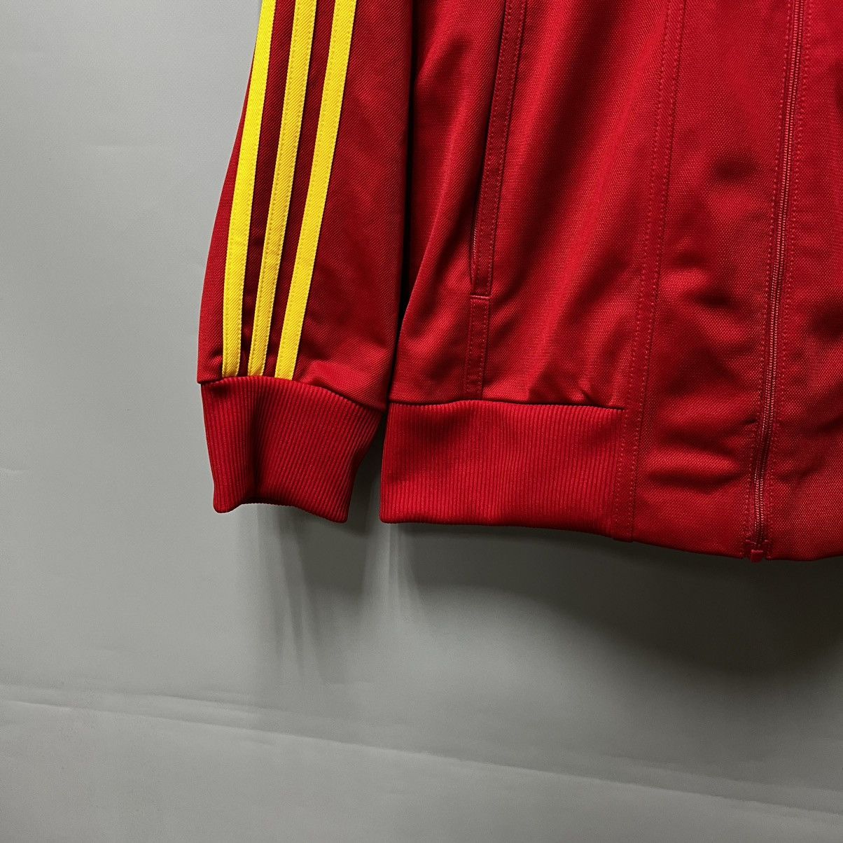 Adidas SPAIN 2011 SOCCER TRACK TOP ZIP JACKET ADIDAS VINTAGE Size US M / EU 48-50 / 2 - 4 Thumbnail