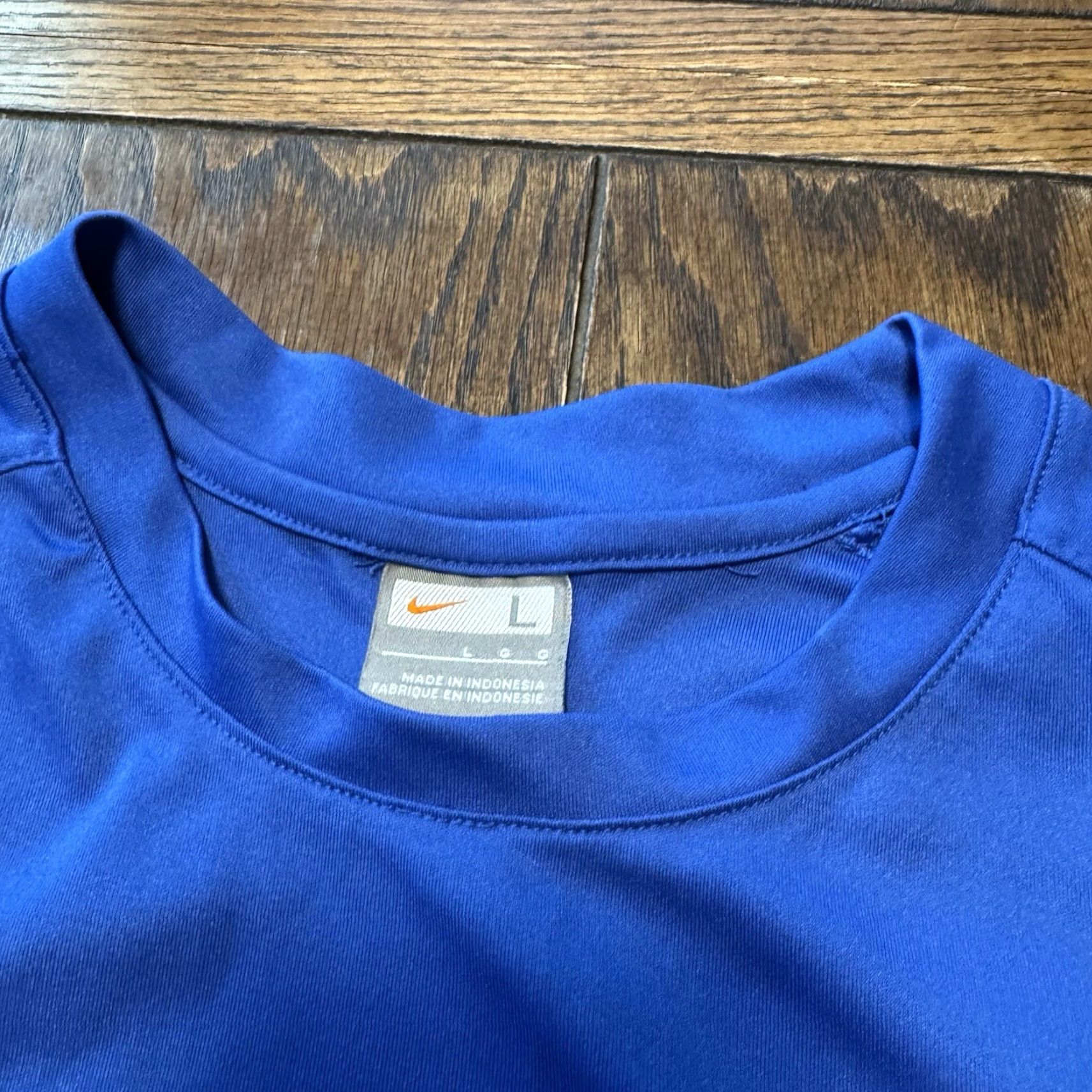 Nike Vintage Nike Shirt Mens Large Blue White Sport Jersey Athletic Silver Ta Size US L / EU 52-54 / 3 - 3 Thumbnail