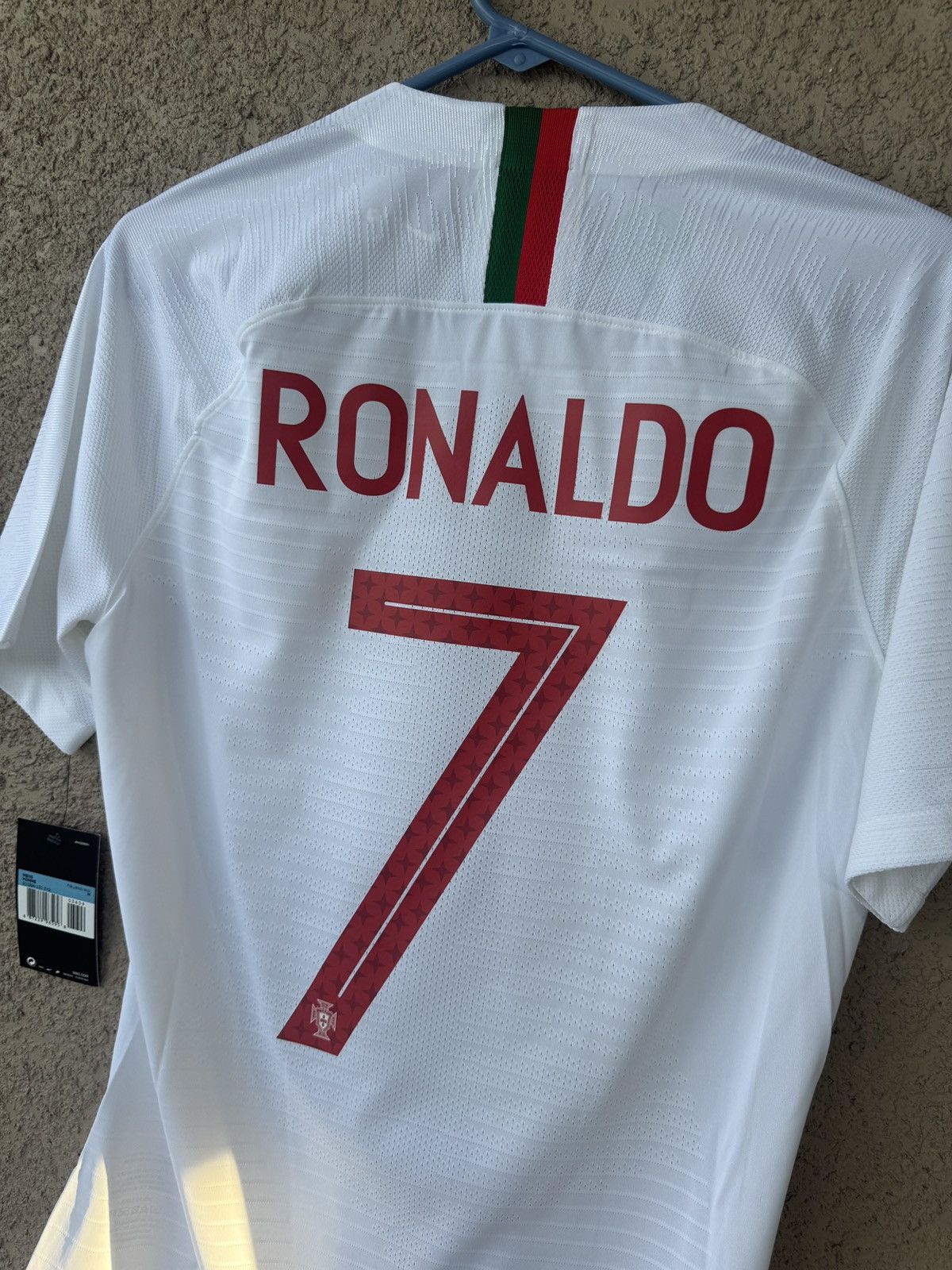 Nike 2018 Portugal Away Player Issue Ronaldo Size M CR7 Size US M / EU 48-50 / 2 - 4 Thumbnail