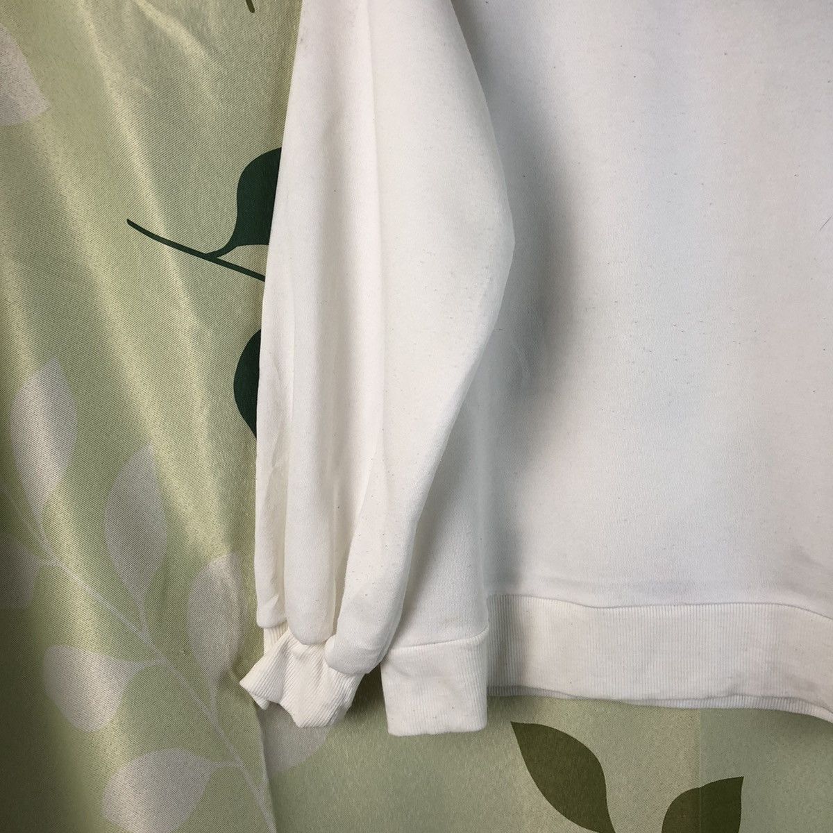 Anime × Japanese Brand Crayon Shinchan White vintage Sweathshirt #7464 Size US M / EU 48-50 / 2 - 6 Thumbnail