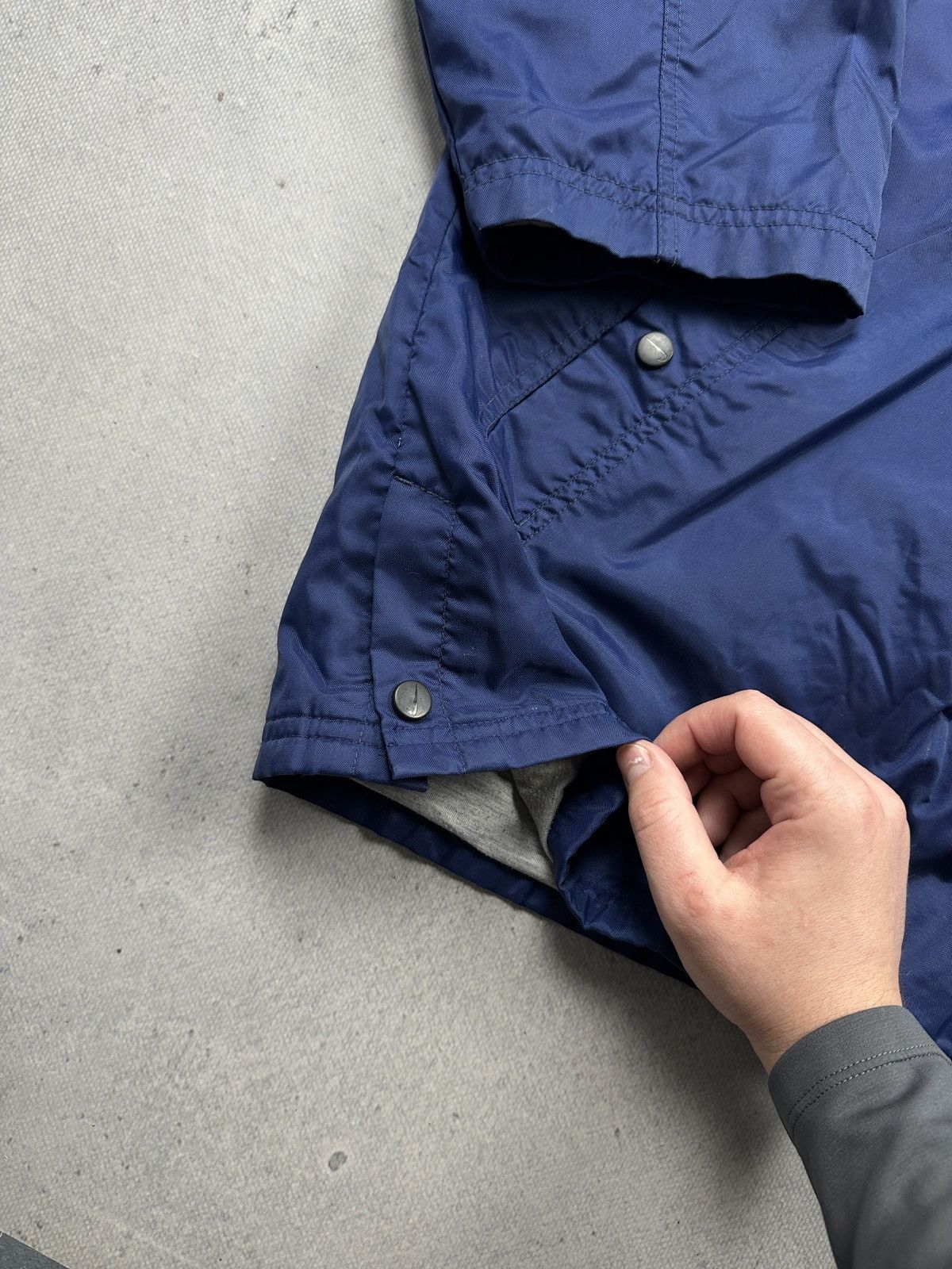 Nike Vintage Nike Swoosh Oversized Hooded Windbreaker Rain Jacket Size US XXL / EU 58 / 5 - 4 Thumbnail