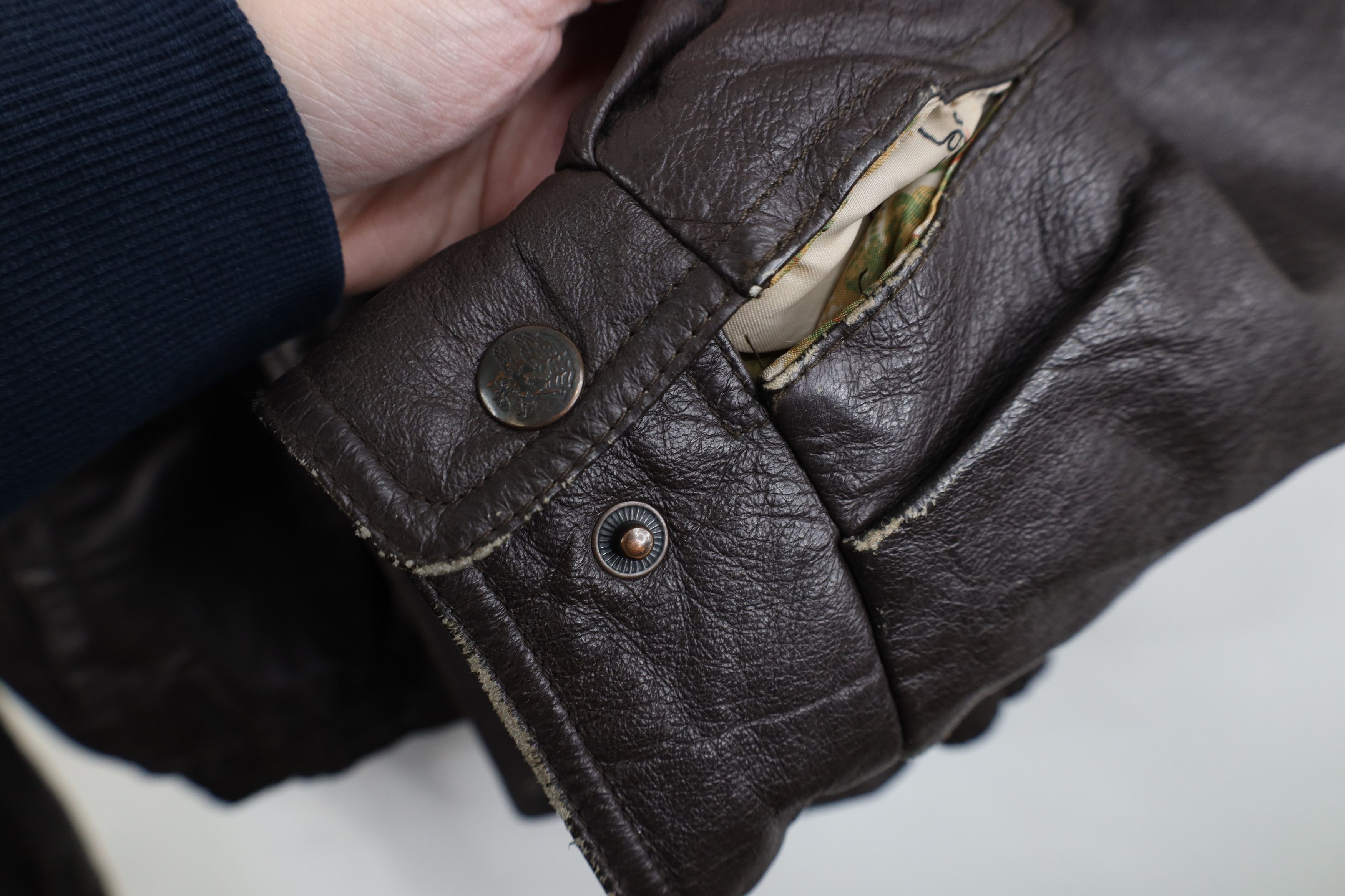 Vintage Vintage 90s North American Club Leather Bomber Jacket Size US XL / EU 56 / 4 - 5 Thumbnail
