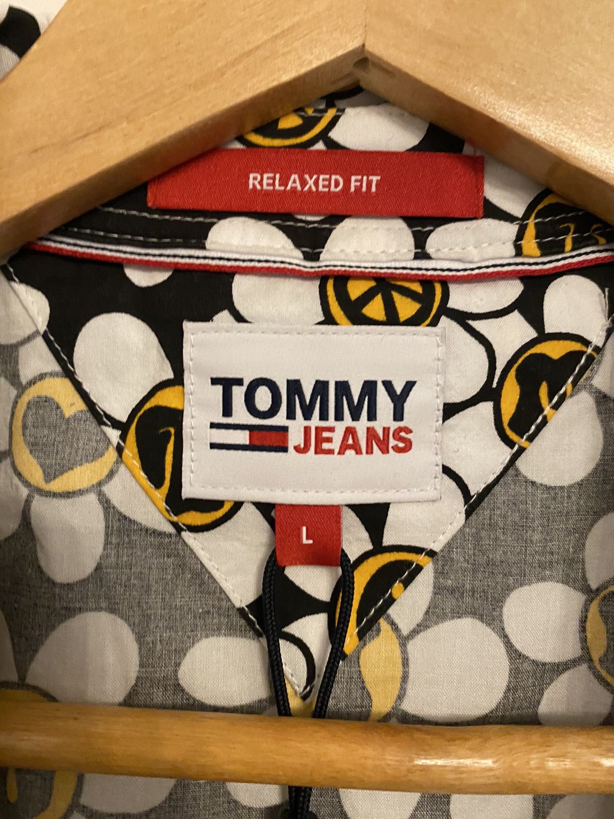 Tommy Hilfiger Tommy Jeans Relaxed Fit Button-Up Shirt Size US L / EU 52-54 / 3 - 3 Thumbnail