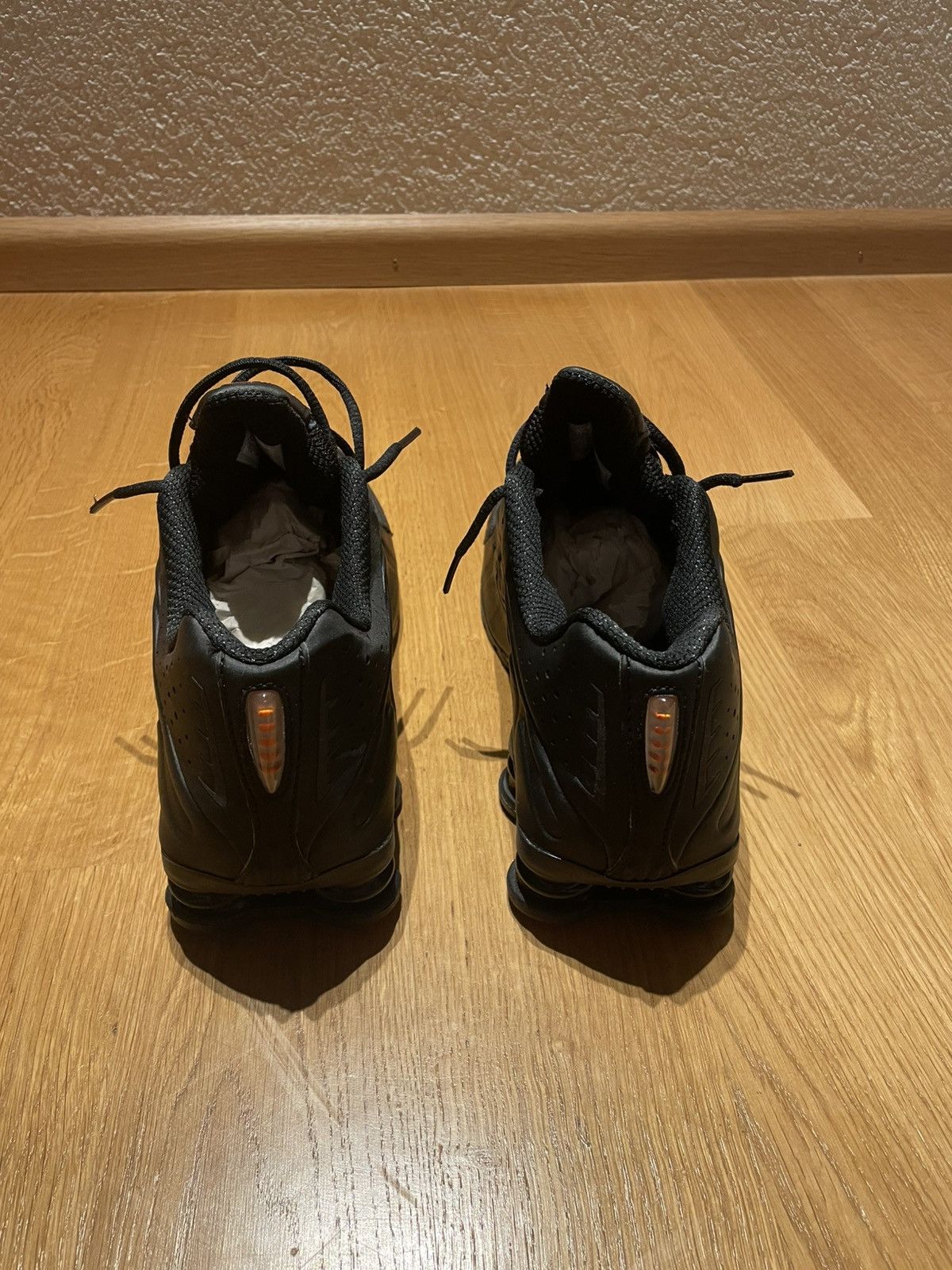 Nike Nike Shox R4 black womens Size US 10.5 / IT 40.5 - 4 Thumbnail