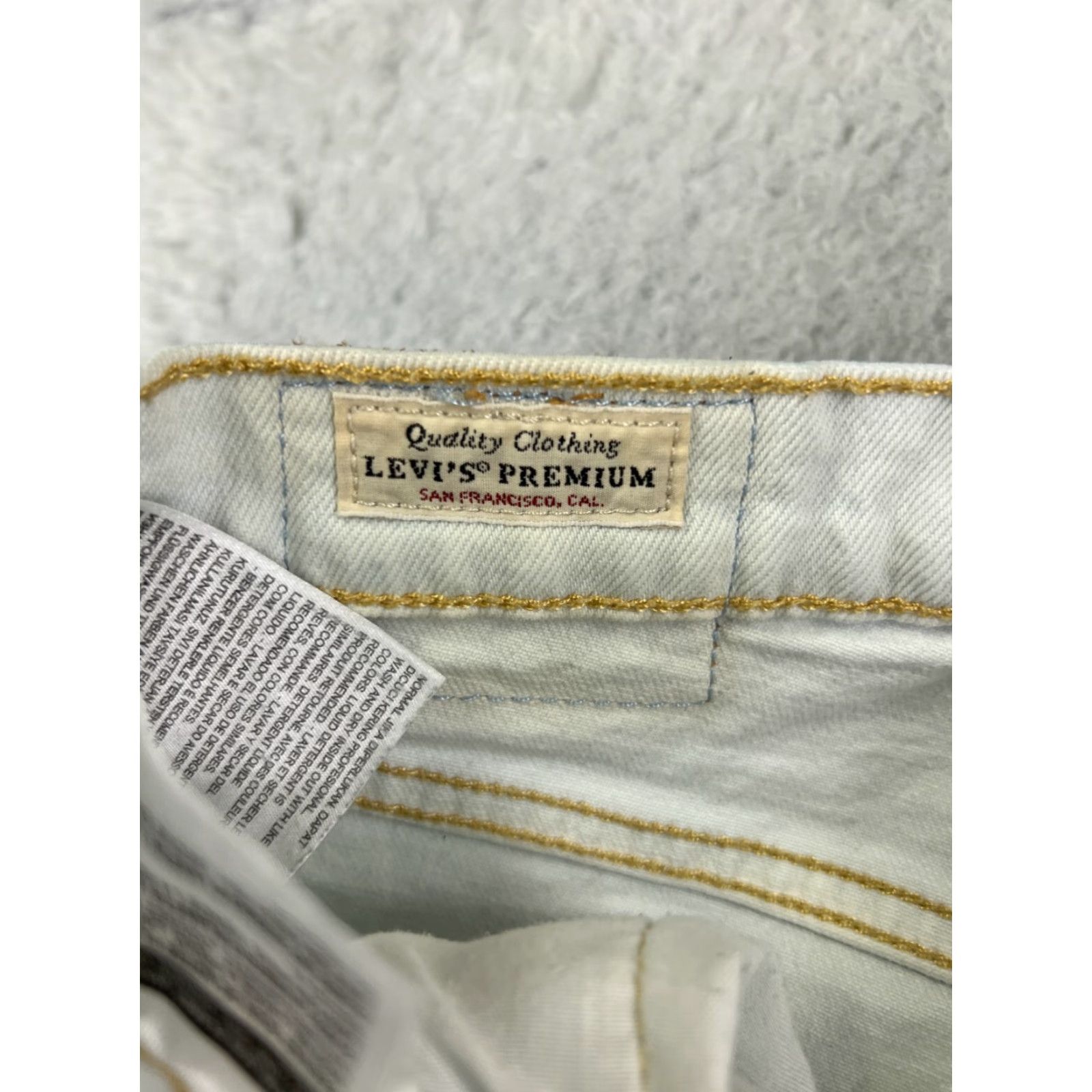 Levi's Levi's 501 Light Wash Jeans Women's Tapered Fit 27 Blue Denim Retro Mid Rise Size 27" / US 4 / IT 40 - 4 Thumbnail