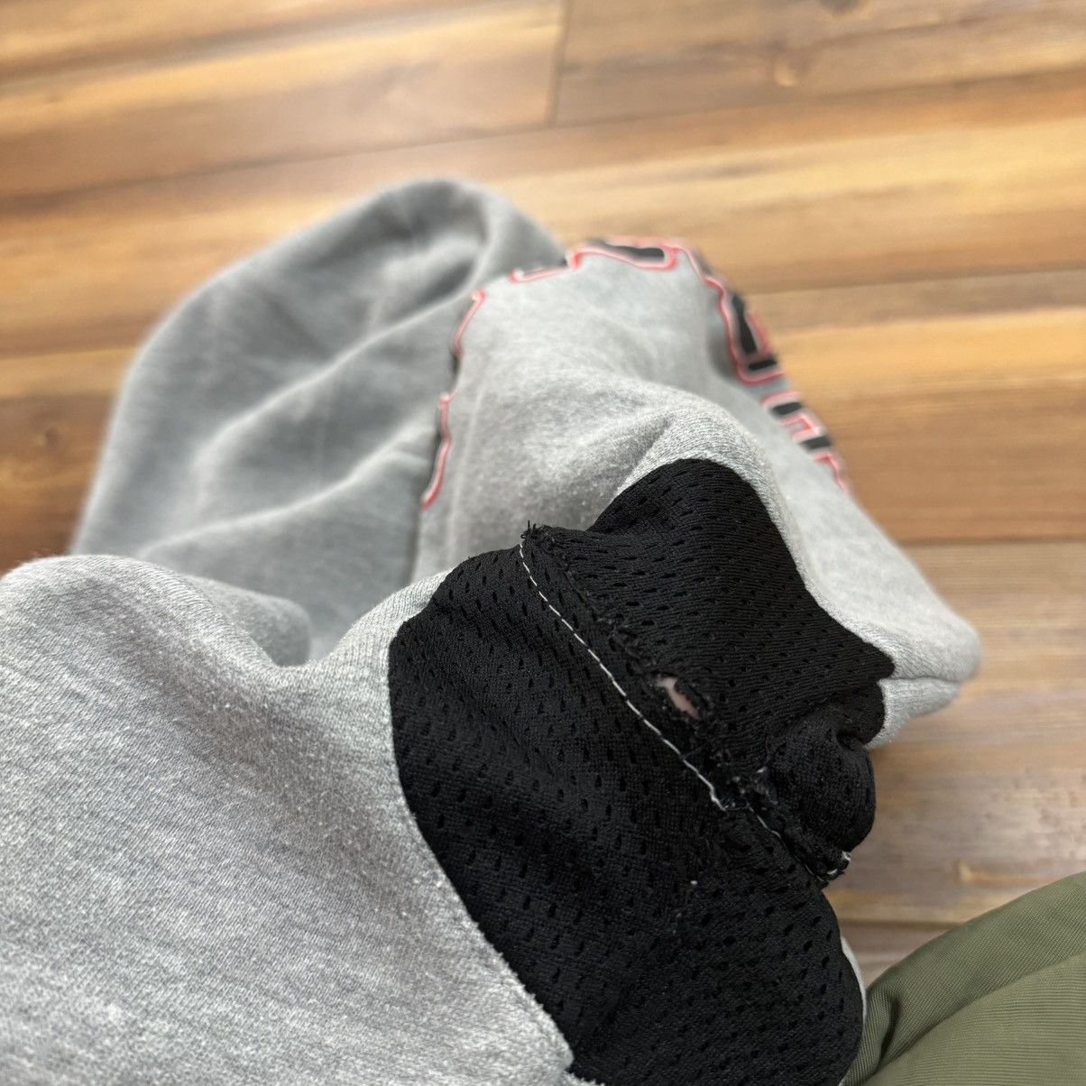 Quiksilver Vintage Quicksilver X70 Surf Grey Quad Hit Hoodie Sweatshirt Size US L / EU 52-54 / 3 - 7 Thumbnail