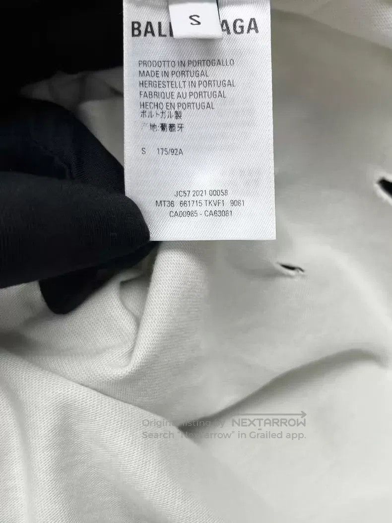Balenciaga Balenciaga White Hi My Name Is Letter Logo Slightly Distre Size US S / EU 44-46 / 1 - 5 Thumbnail