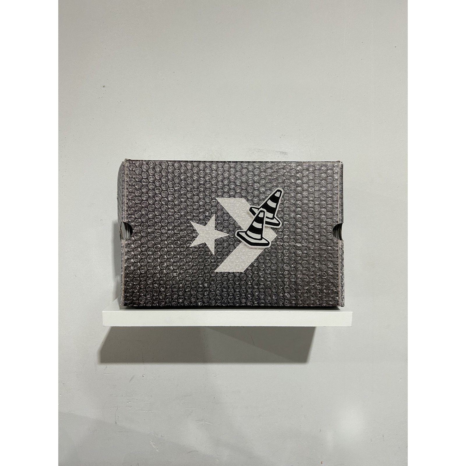 Converse CONVERSE CHUCK TAYLOR VIDES WHITE SIZE 10.5 PREOWNED Size US 10.5 / EU 43-44 - 2 Thumbnail