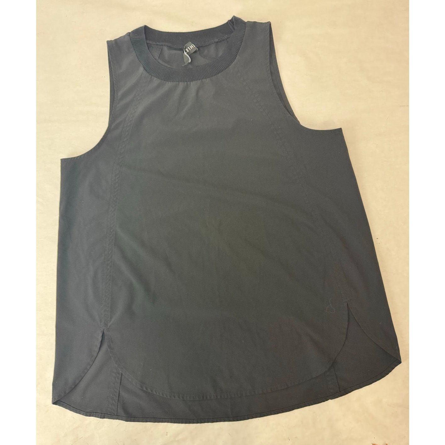 Athleta Athleta Tank Top Black Side Split Hem Lightweight Medium Size M / US 6-8 / IT 42-44 - 1 Thumbnail