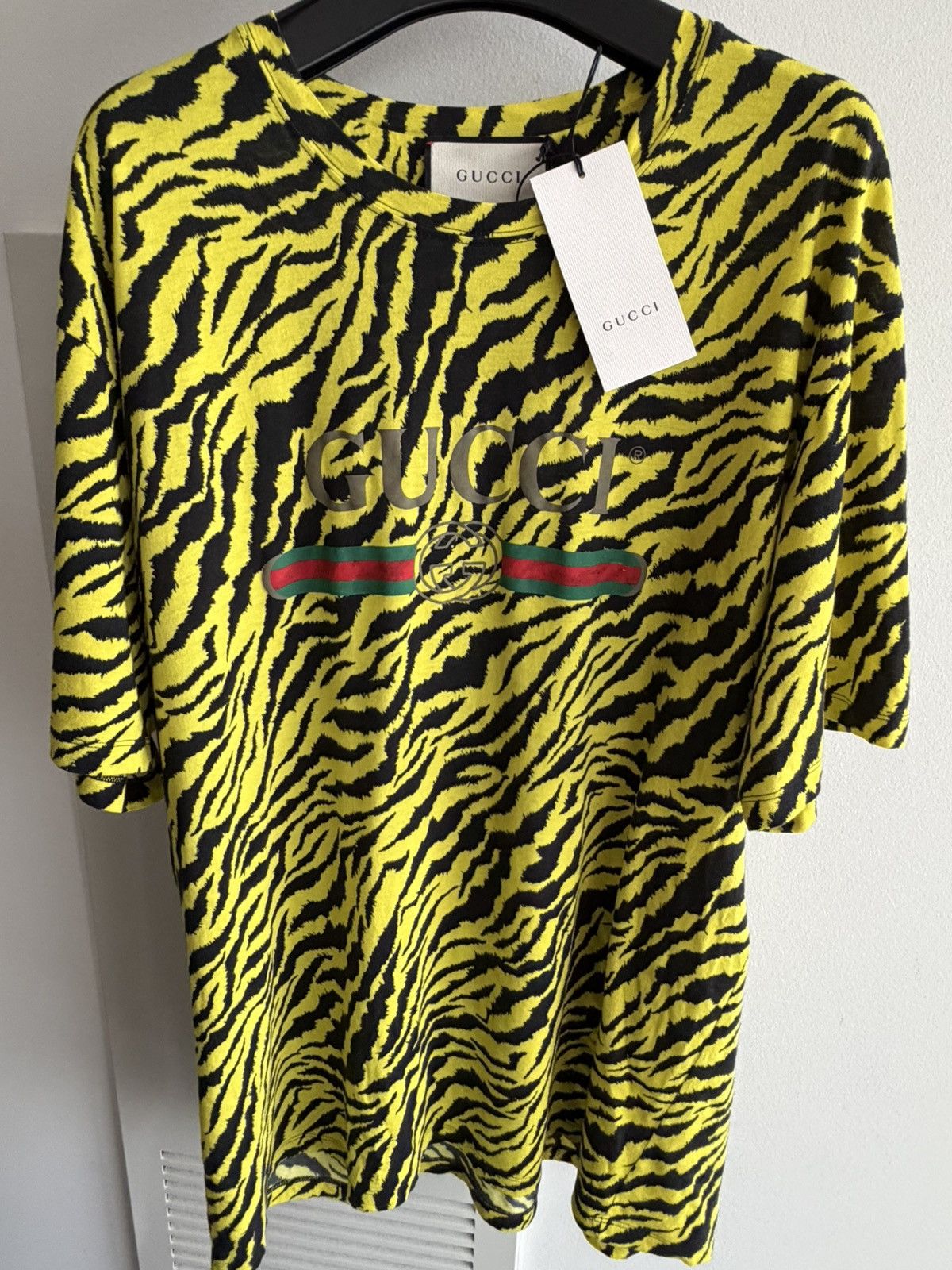 Gucci Super Runway Leopard Zebra Gucci Logo Tee Tshirt Size US L / EU 52-54 / 3 - 13 Thumbnail