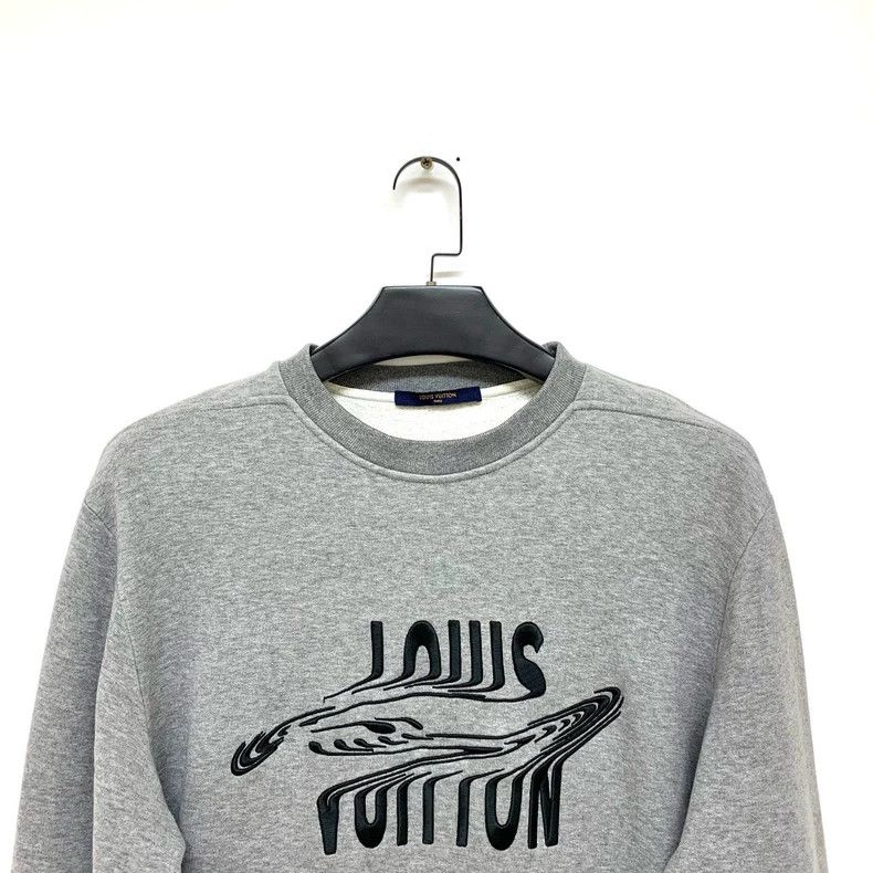 Louis Vuitton Louis Vuitton Grey Twisted Letter Sweatshirt Size US M / EU 48-50 / 2 - 3 Thumbnail