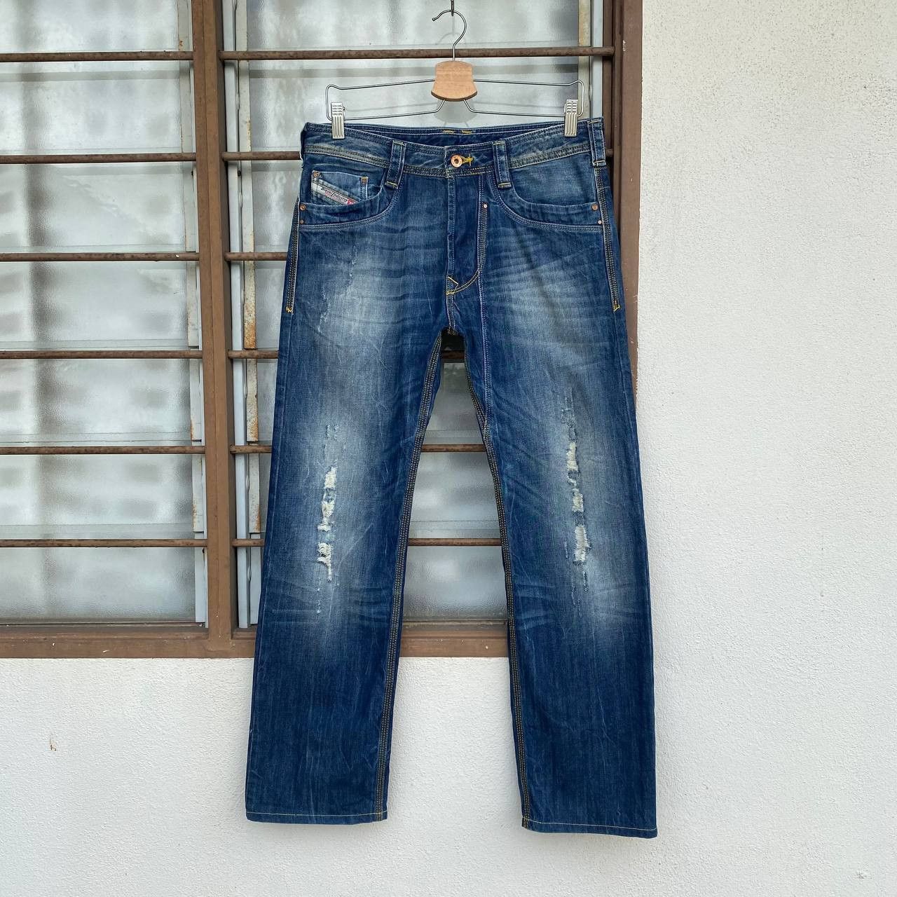 Diesel DIESEL INDUSTRY TIMMEN REGULAR STRAIGHT DISTRESSED BJO7-15 Size US 30 / EU 46 - 1 Thumbnail