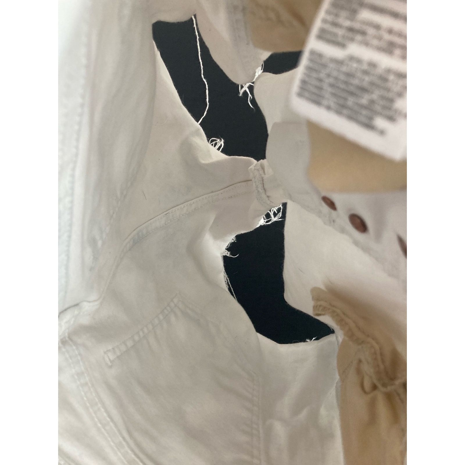 Old Navy Old Navy Boyfriend Shorts Mid Rise Distressed White Shortie Size 26" / US 2 / IT 38 - 5 Thumbnail