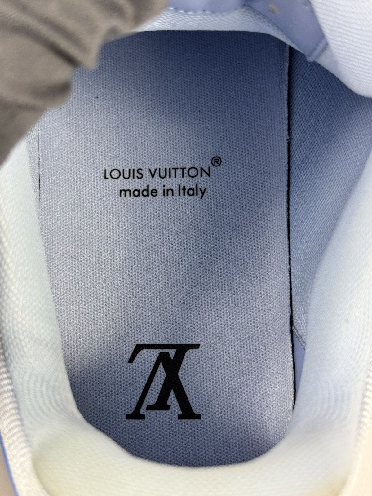 Louis Vuitton CLASSIC LOGO SNEAKERS Size US 11 / EU 44 - 10 Thumbnail