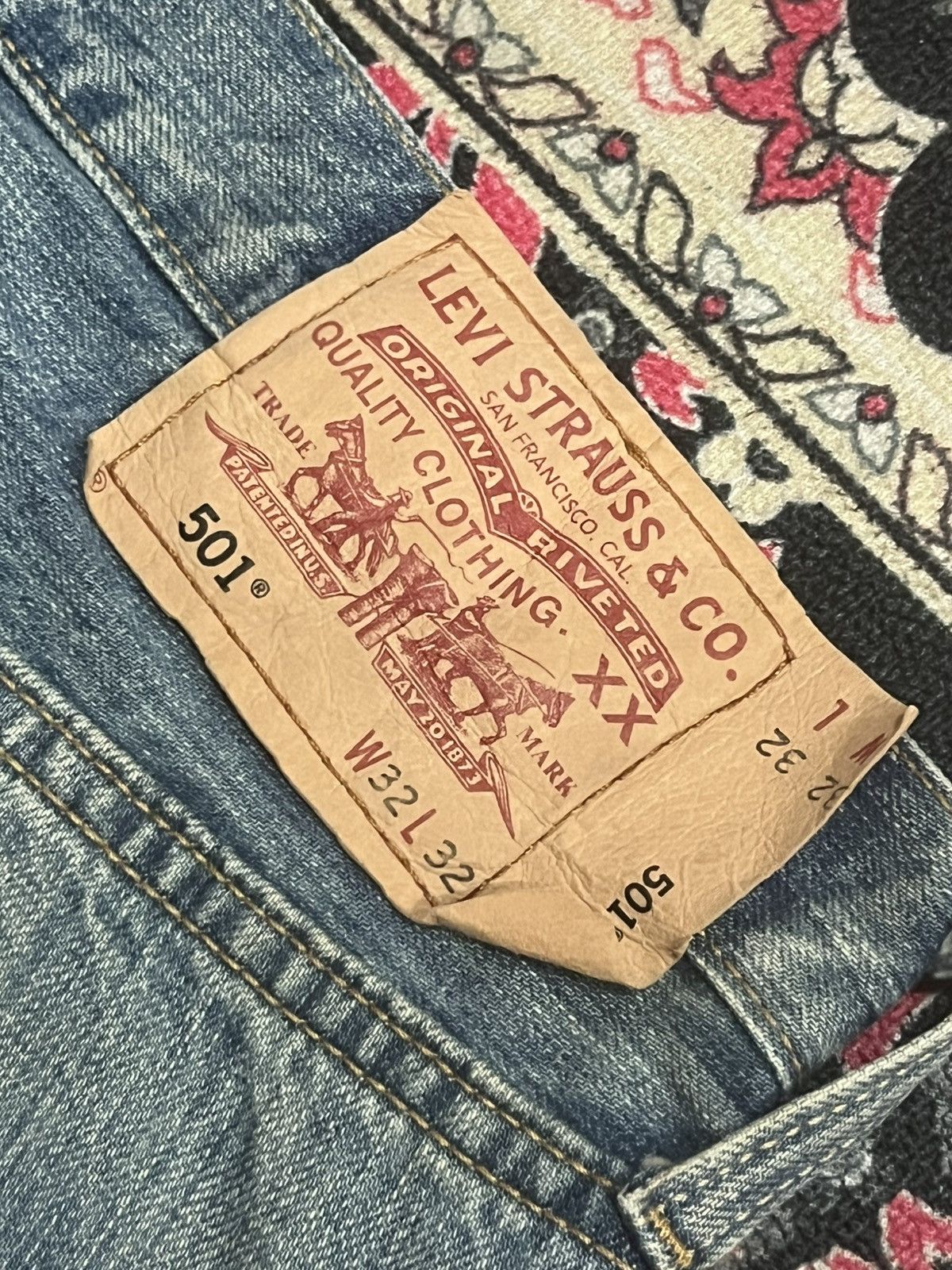Levi's Vintage y2k Levi’s 501 Blue Washed Distressed Blowout Jeans Size US 32 / EU 48 - 10 Thumbnail
