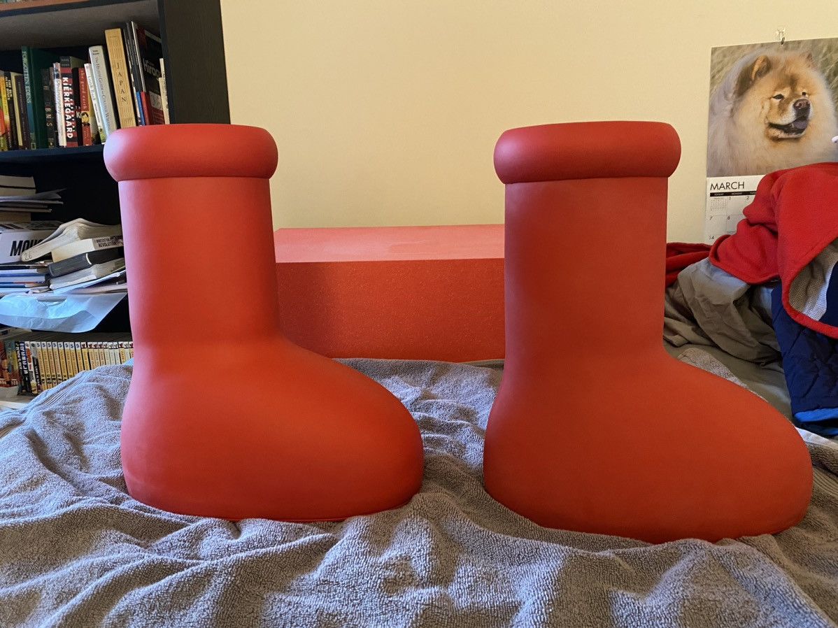 MSCHF Big Red Boots Size US 10 / EU 43 - 2 Thumbnail