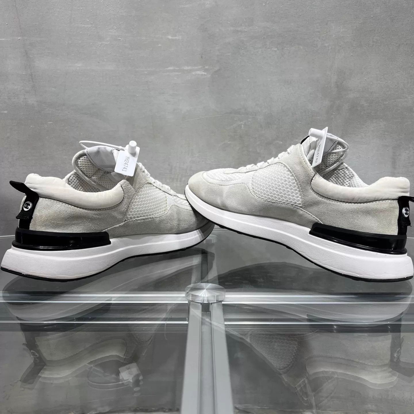 Chanel Chanel Classic CC White Sneaker 43 Size US 10 / EU 43 - 5 Thumbnail