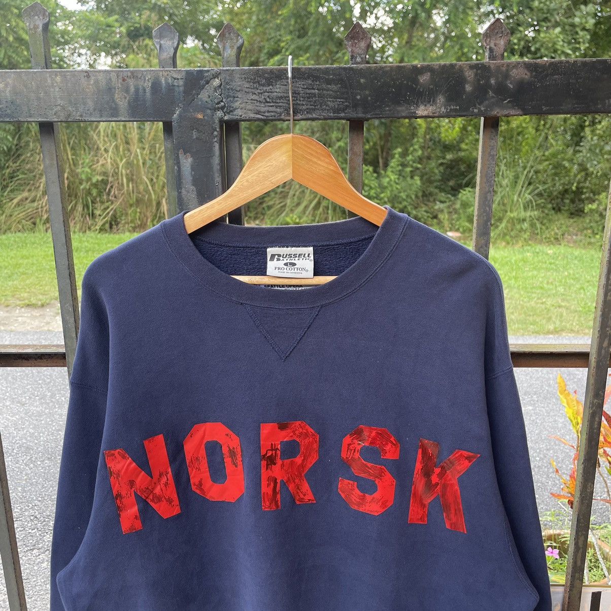 Russell Athletic × Vintage 🔥Vintage Russell Athletic Norsk Logo Spellout Sweatshirts Size US M / EU 48-50 / 2 - 3 Thumbnail