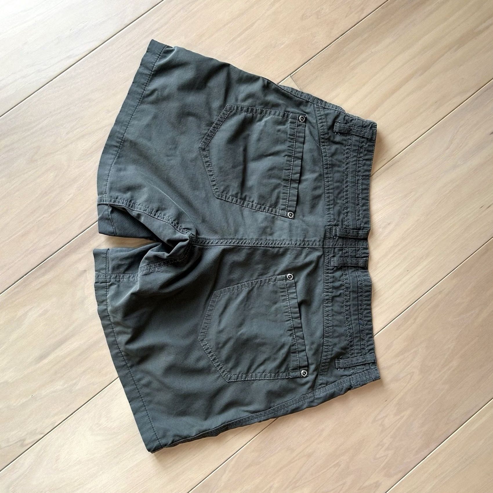 Vintage Kuhl Gray 5” Inseam Shorts Women’s Regular Pull On Pockets Breathable Moisture Wicking Nylon Blend Polyester Shirt? Size 27" / US 4 / IT 40 - 2 Thumbnail