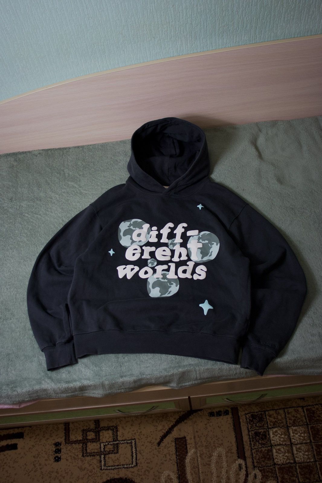 Broken Planet Broken Planet Different Worlds Hoodie Dark Blue Boxy Fit y2k Size US M / EU 48-50 / 2 - 6 Thumbnail