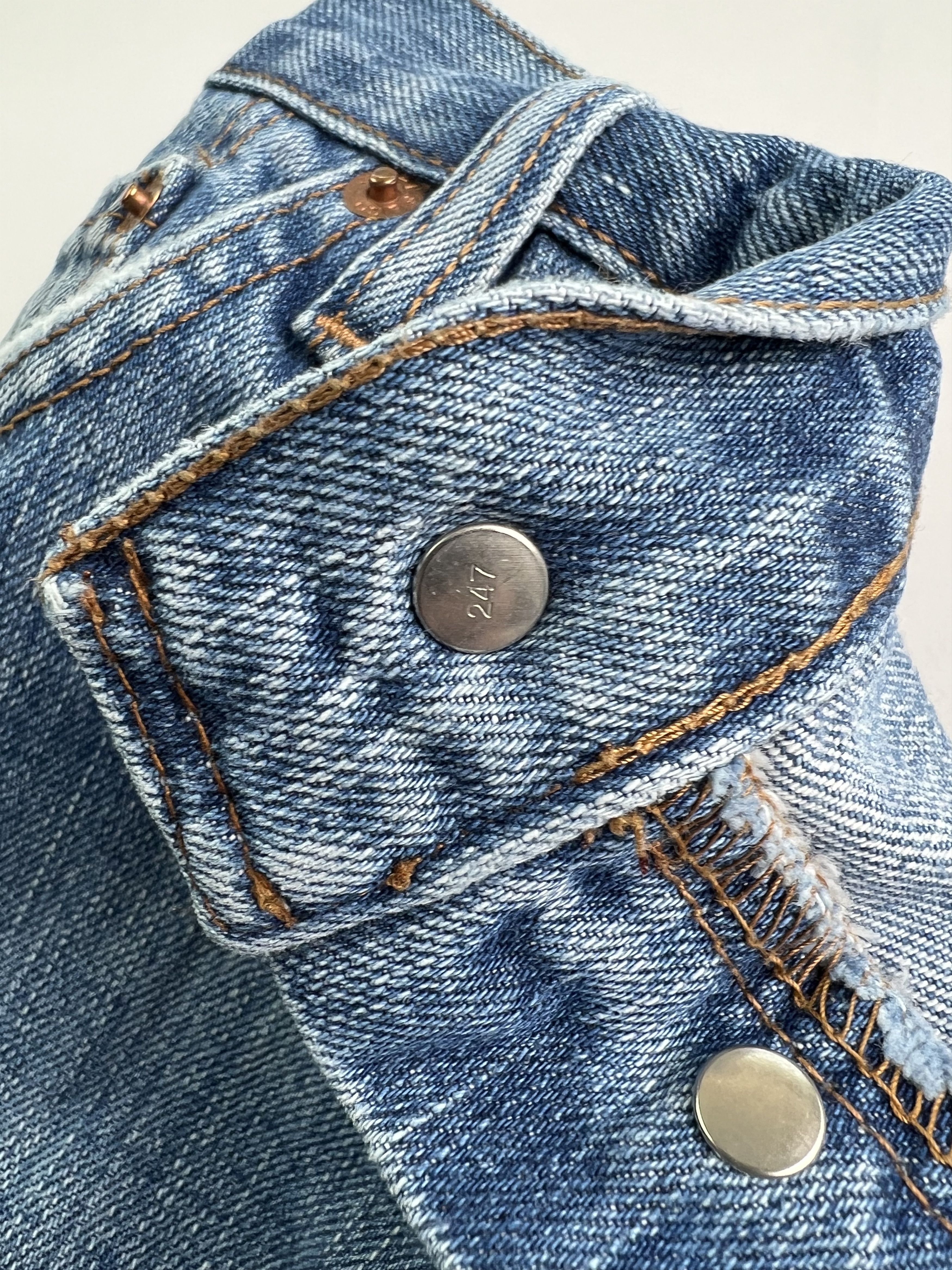 Levi's × Levi's Vintage Clothing × Vintage Levis 501 Vintage Medium Wash Jeans W36 Size US 36 / EU 52 - 4 Thumbnail