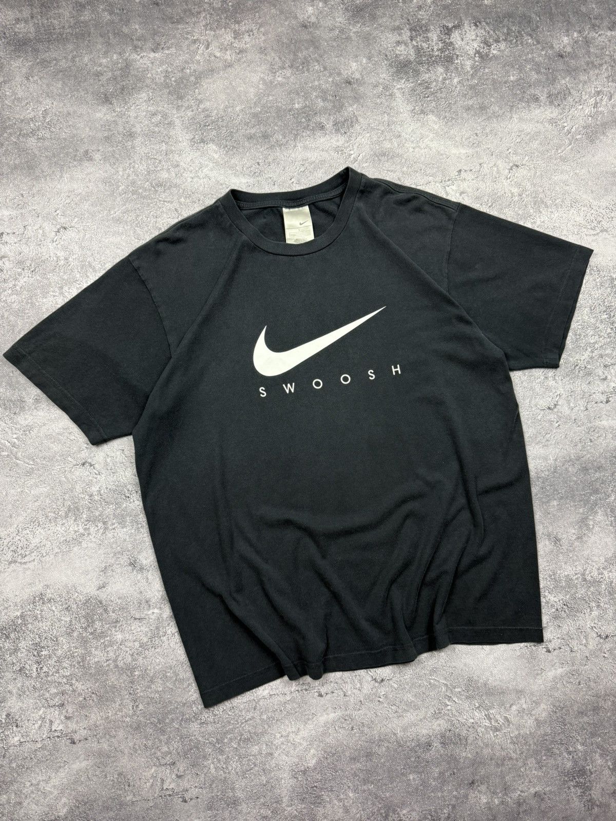 Nike Vintage 90s Nike Swoosh T-Shirt Big Logo Rare Retro Tee Y2K Size US L / EU 52-54 / 3 - 3 Thumbnail