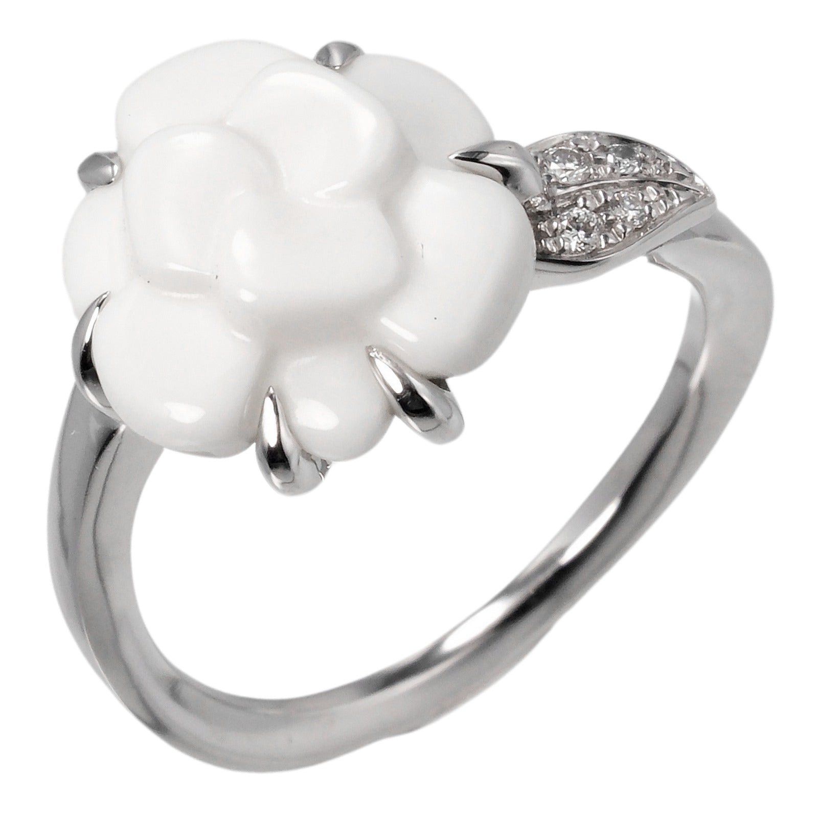 image of Chanel Camélia Ring in Silver, Women's