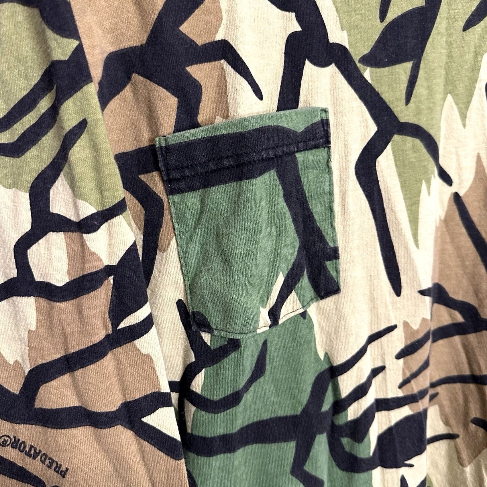 Vintage VINTAGE Predator Camouflage Long Sleeve T Shirt USA Made XL Cotton Pocket Crew Neck Men’s 1990s 80s 90s Logo Shirt Size US XL / EU 56 / 4 - 4 Thumbnail
