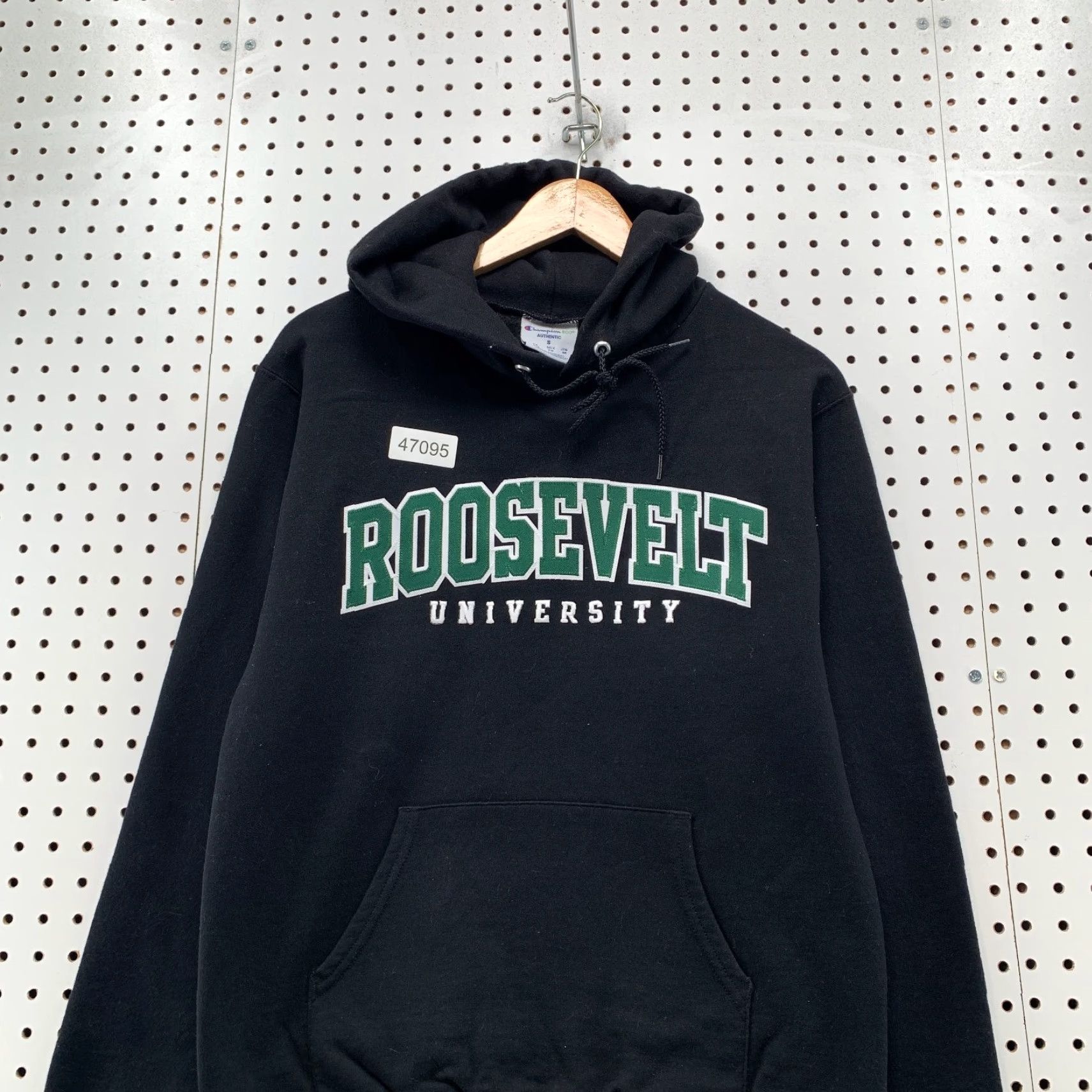 Champion VINTAGE Roosevelt University Hoodie Sweatshirt Men Small Black Champion NCAA Embroidered Size US S / EU 44-46 / 1 - 4 Thumbnail