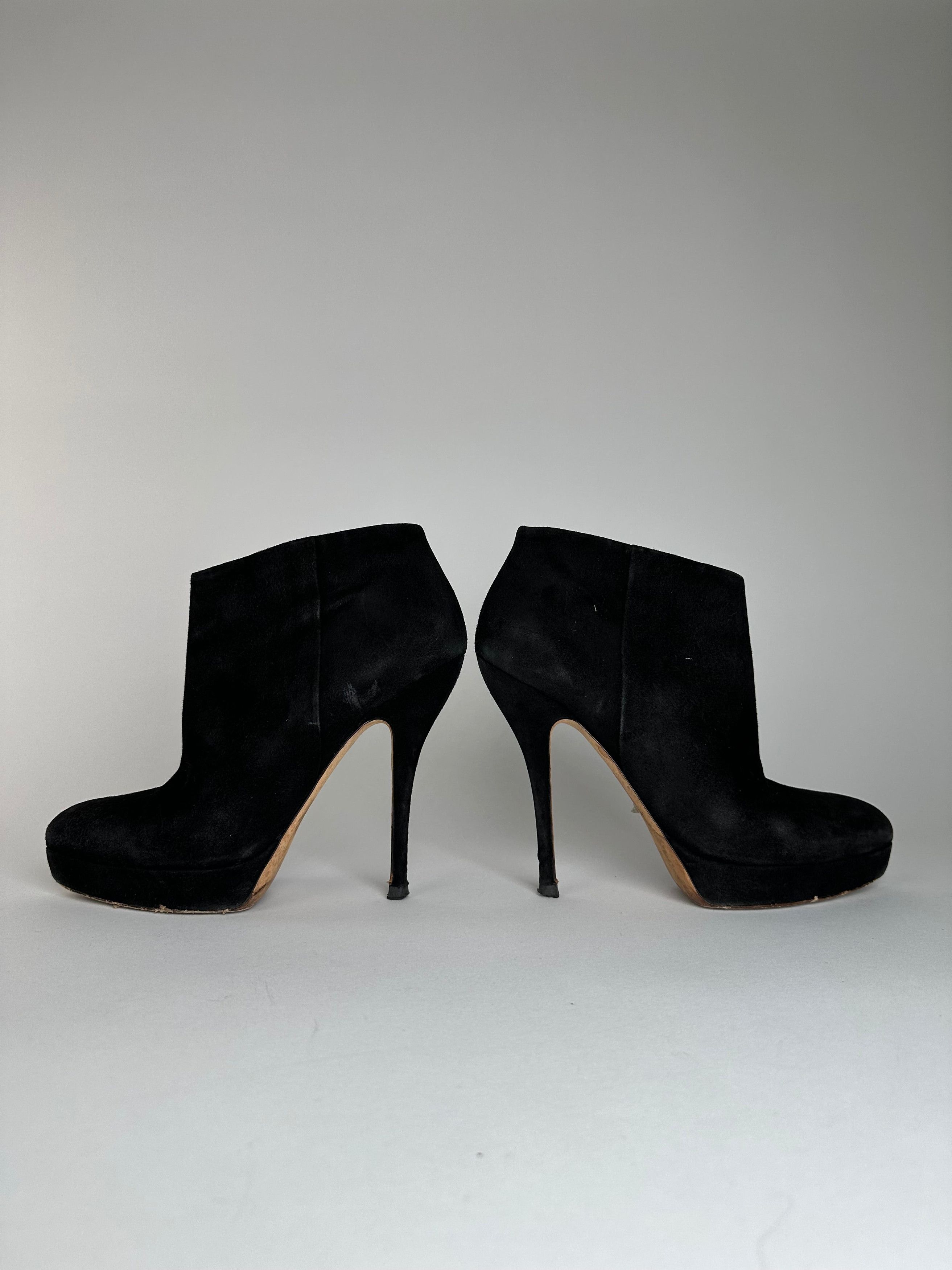 Gucci Vintage Suede Heeled Boots Black EU37,5 Size US 6.5 / IT 36.5 - 1 Thumbnail