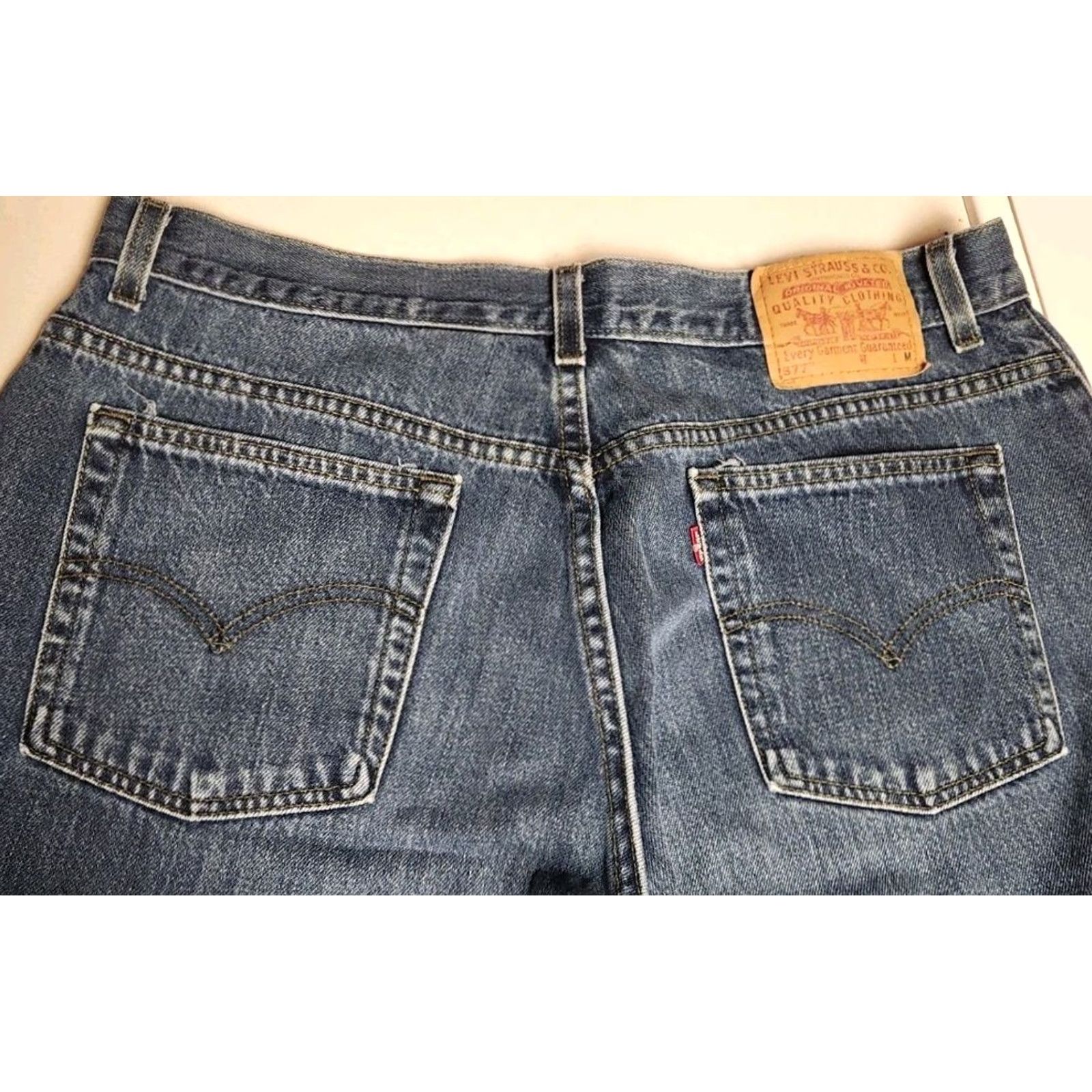 Levi's VINTAGE Levi's 577 Jeans Womens 16 M MIS (34x31) Loose Fit Lower Rise Baggy USA MADE Denim 100% Cotton Jeans Womens Mens? Size 38" / US 16 / IT 52 - 6 Thumbnail