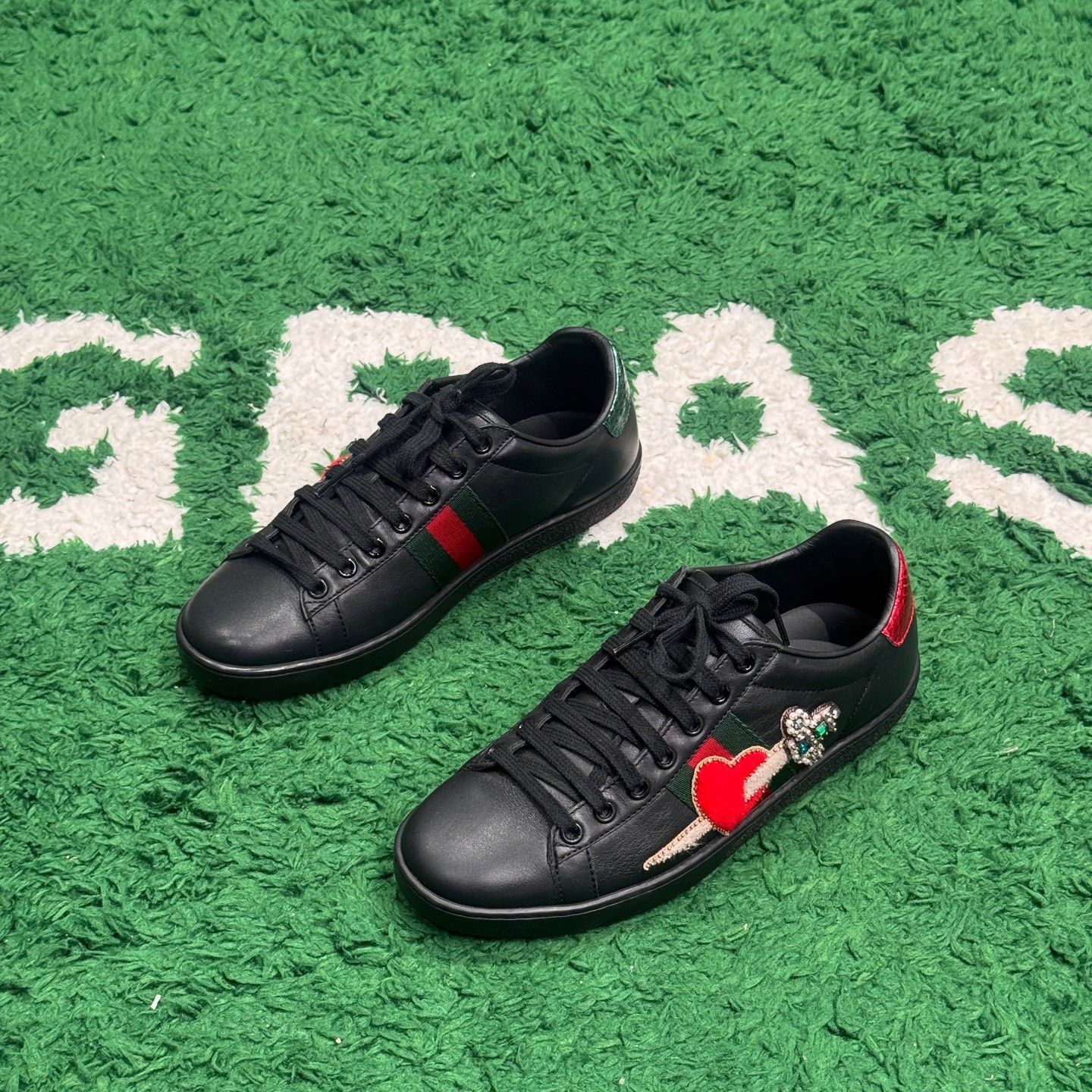 Gucci Gucci Embroidered Black Lowtop Sneakers us_7 Women Size US 7 / IT 37 - 1 Thumbnail