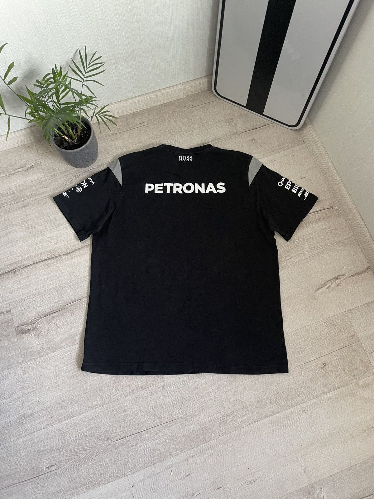 Formula 1 × Mercedes-Benz Mercedes Benz Amg Formula 1 Petronas One Team Size XL Race Size US XXL / EU 58 / 5 - 2 Thumbnail