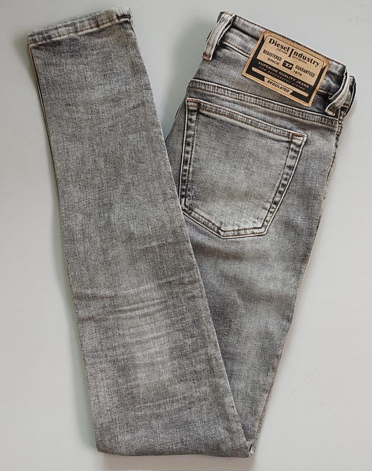 Diesel Diesel 1979 SLEENKER-R L.32 MENS JEANS SLTP/9748 Size US 28 / EU 44 - 11 Thumbnail